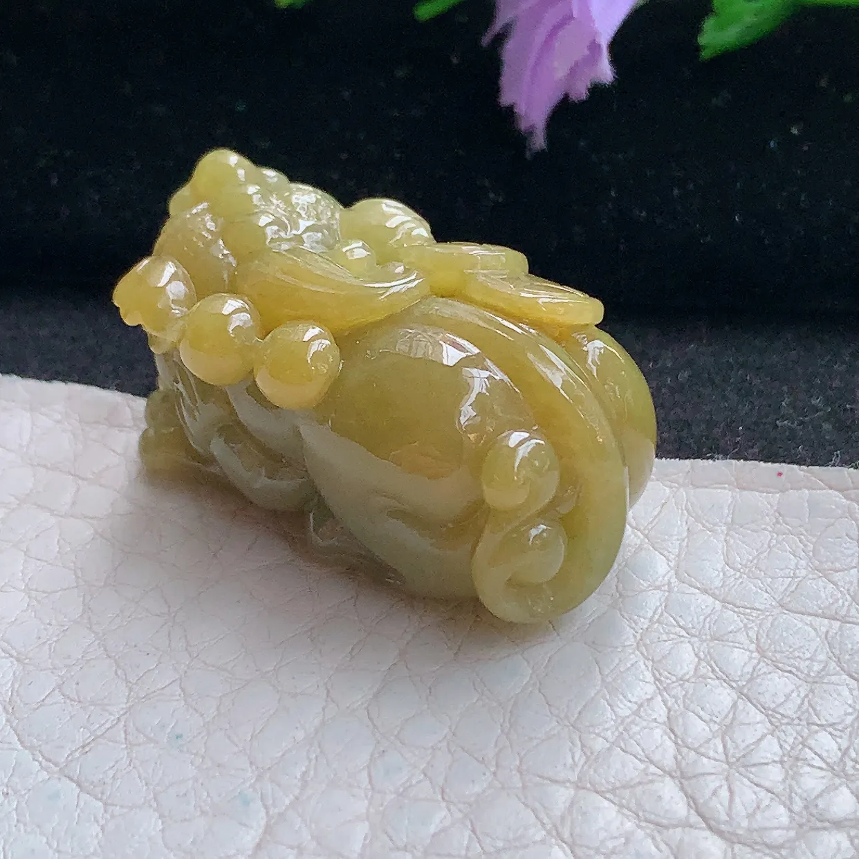 lz实拍37*18.3*17.5缅甸翡翠精雕黄翡貔貅吊坠 招财貔貅玉坠