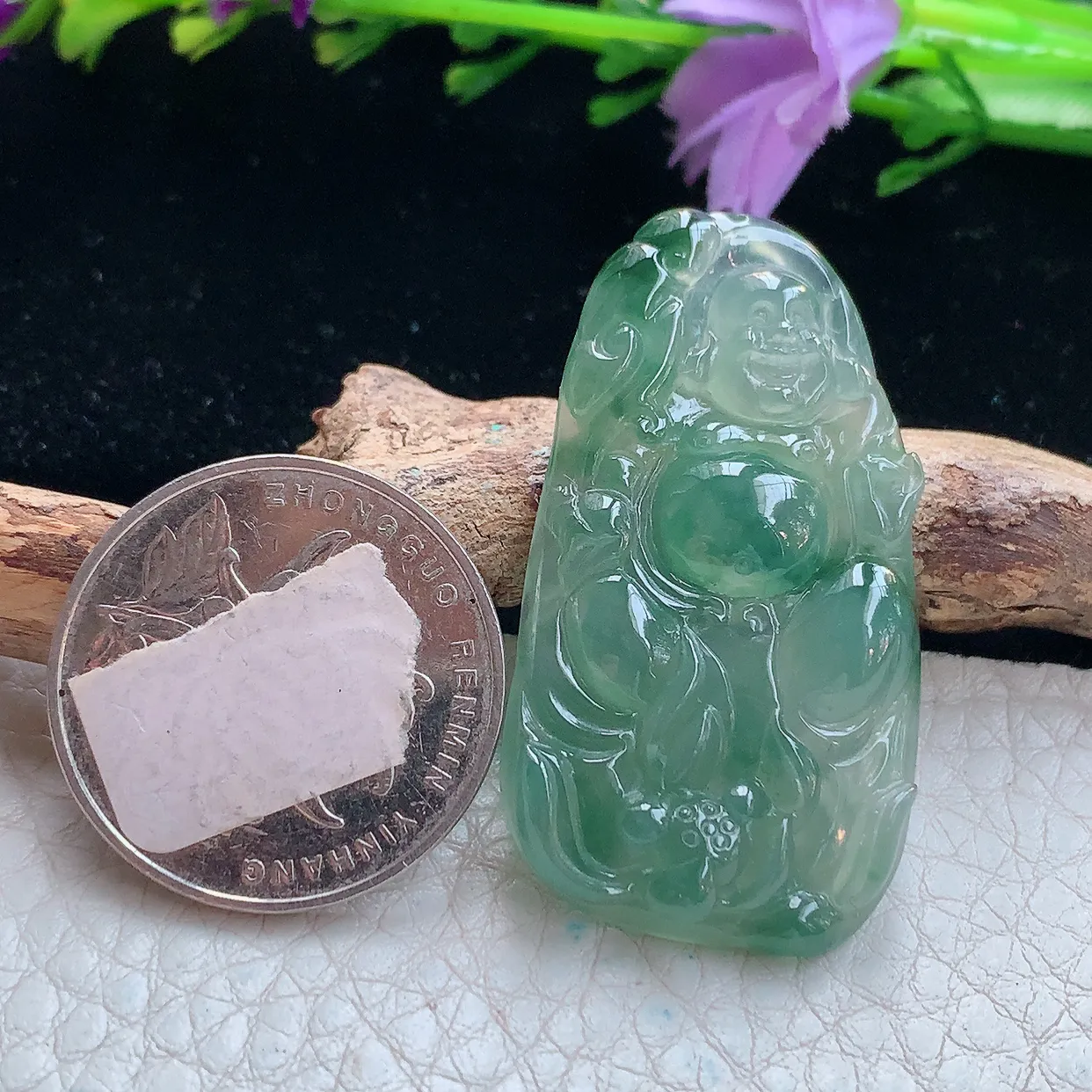 Ktj实拍43*23*4.8天然缅甸翡翠冰种站佛吊坠布袋佛玉坠