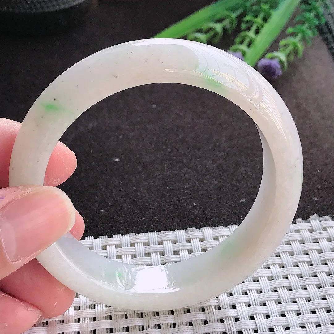 实拍翡翠A货55.5/14.2/8.3老坑精美温润飘绿手镯翡翠玉镯女款百搭