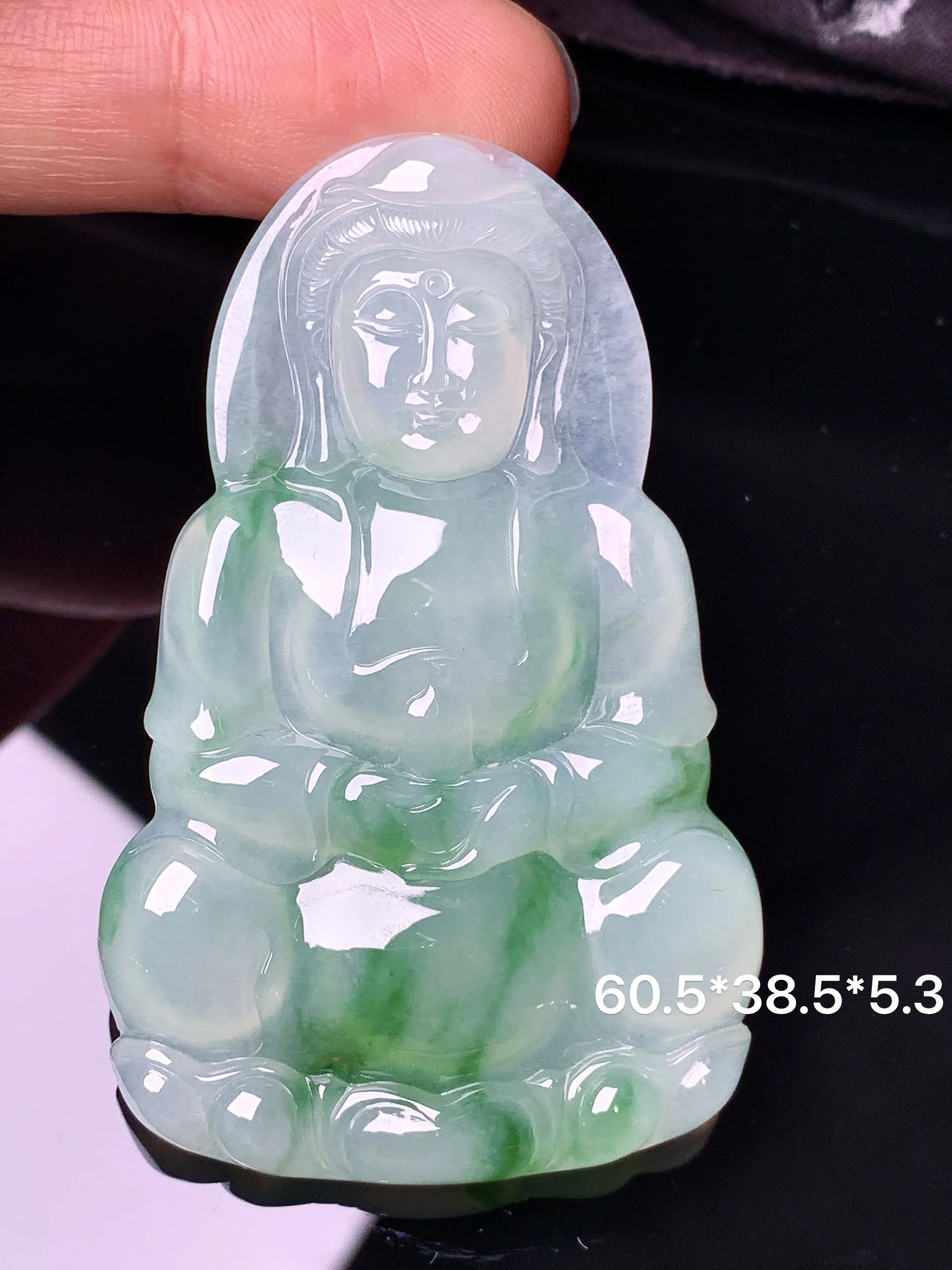 冰种飘绿观音菩萨吊坠 玉质细腻 色泽艳丽清新 整体尺寸60.5*38.5*5.3