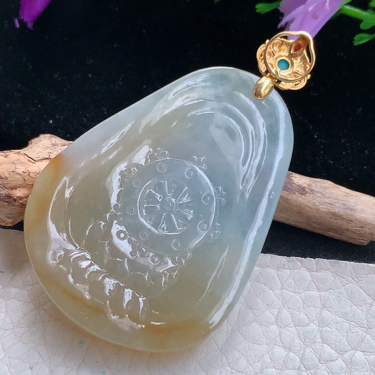 yl实拍裸石54.5*41*9缅甸翡翠精雕冰黄翡大势至观音菩萨吊坠 生肖守护神，18k金扣头