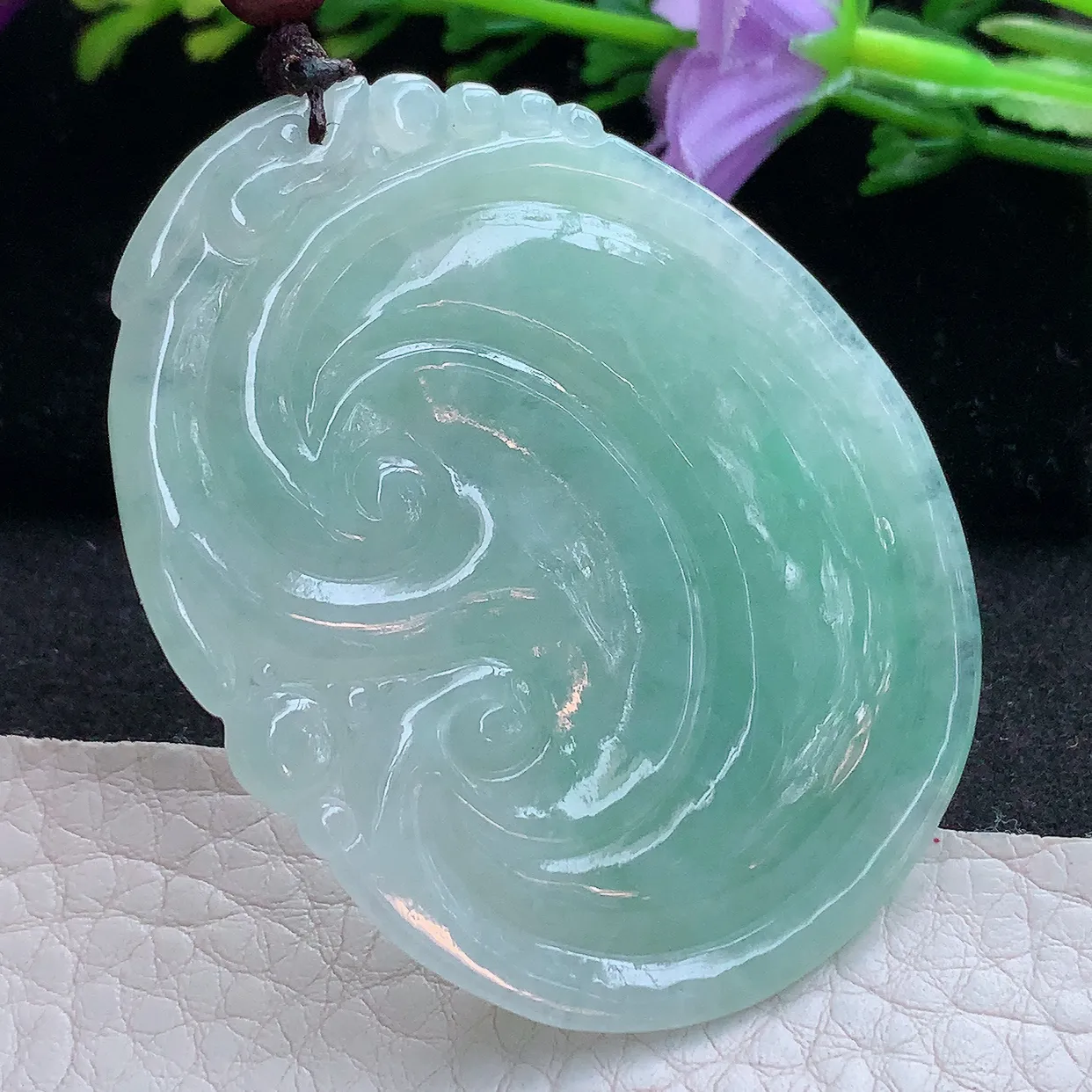 zen实拍55*42.8*6.5天然缅甸翡翠淡绿大如意吊坠 吉祥如意毛衣坠