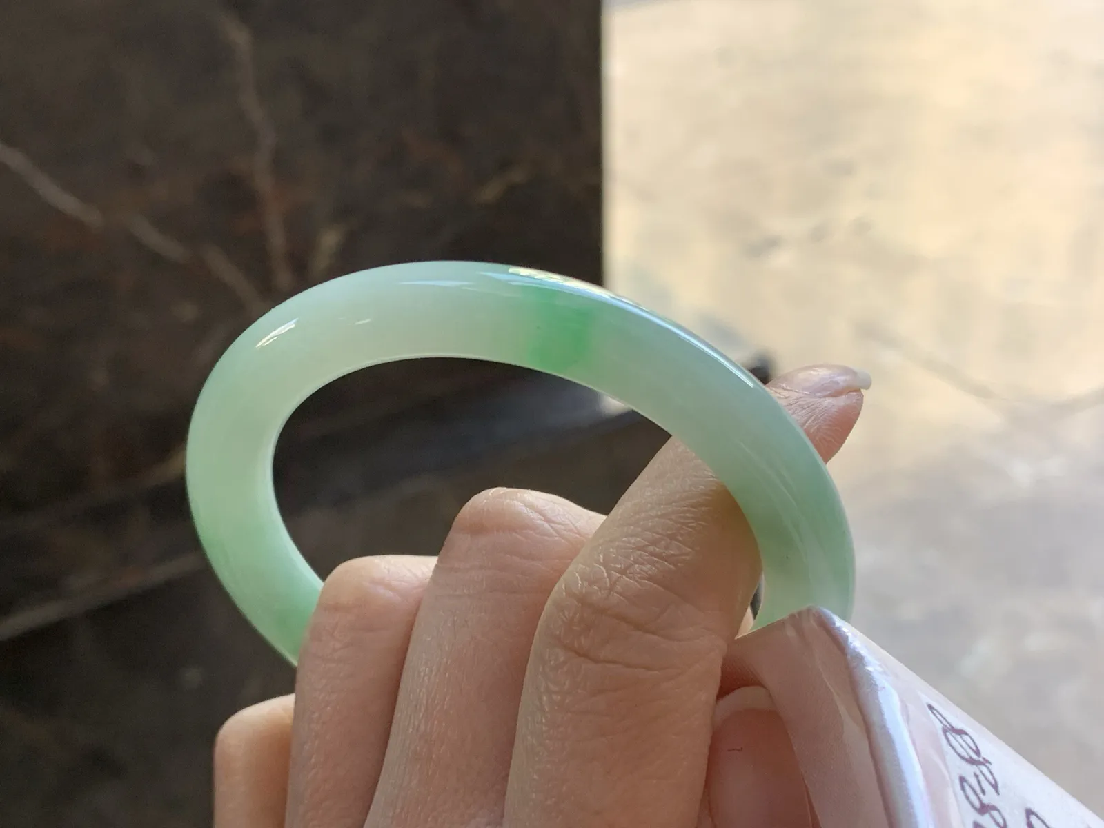 52-8.8

带色圆条手镯^_^细腻 清新