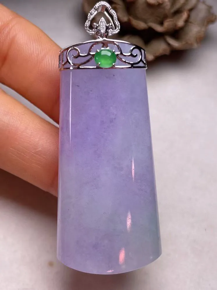 冰糯种紫罗兰无事牌吊坠、真金真钻镶嵌，种水好，玉质细腻 .裸石尺寸 50.0*23.8