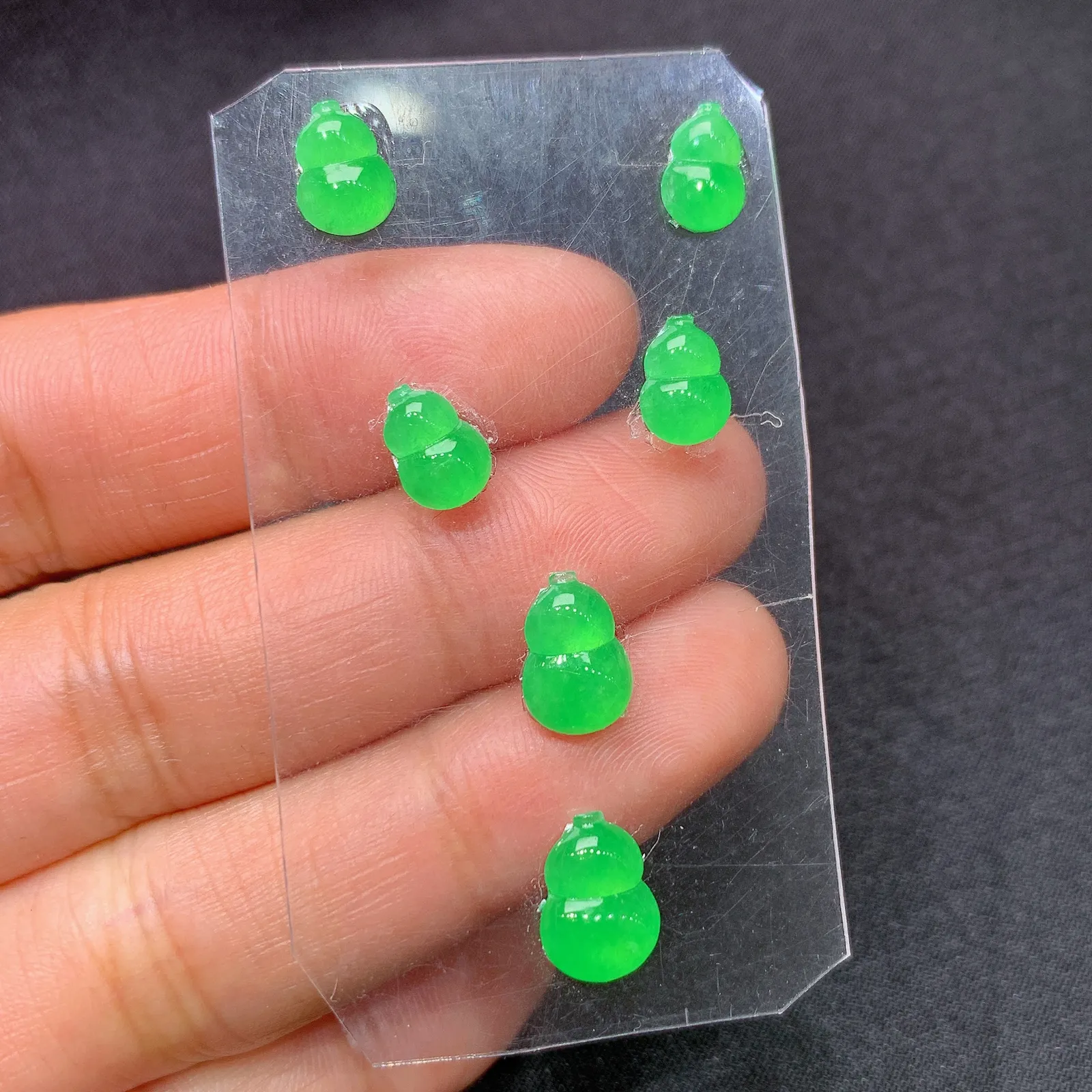 冰阳绿葫芦一手，镶嵌佳品，冰润色阳，种水足，Zj 尺寸9*6.3*2.7