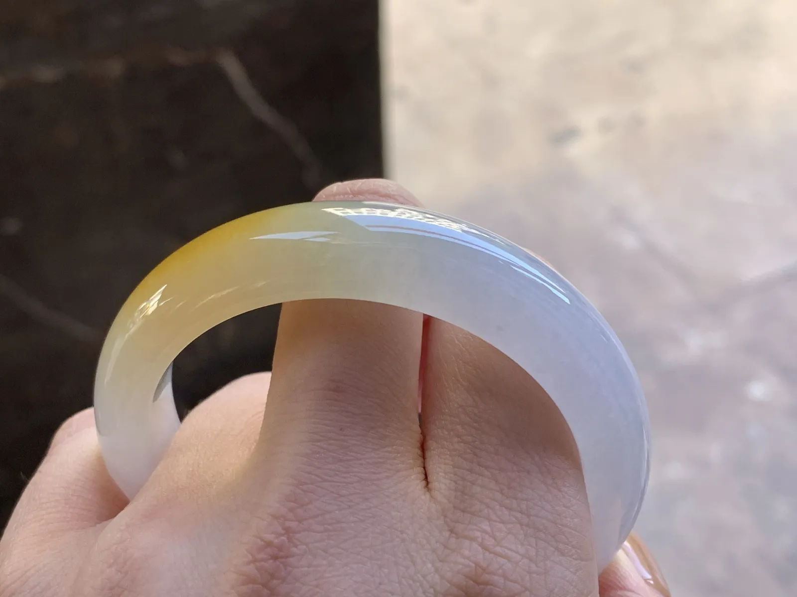 54.5-13.9-8.5

糯冰黄翡手镯^_^
水润独特