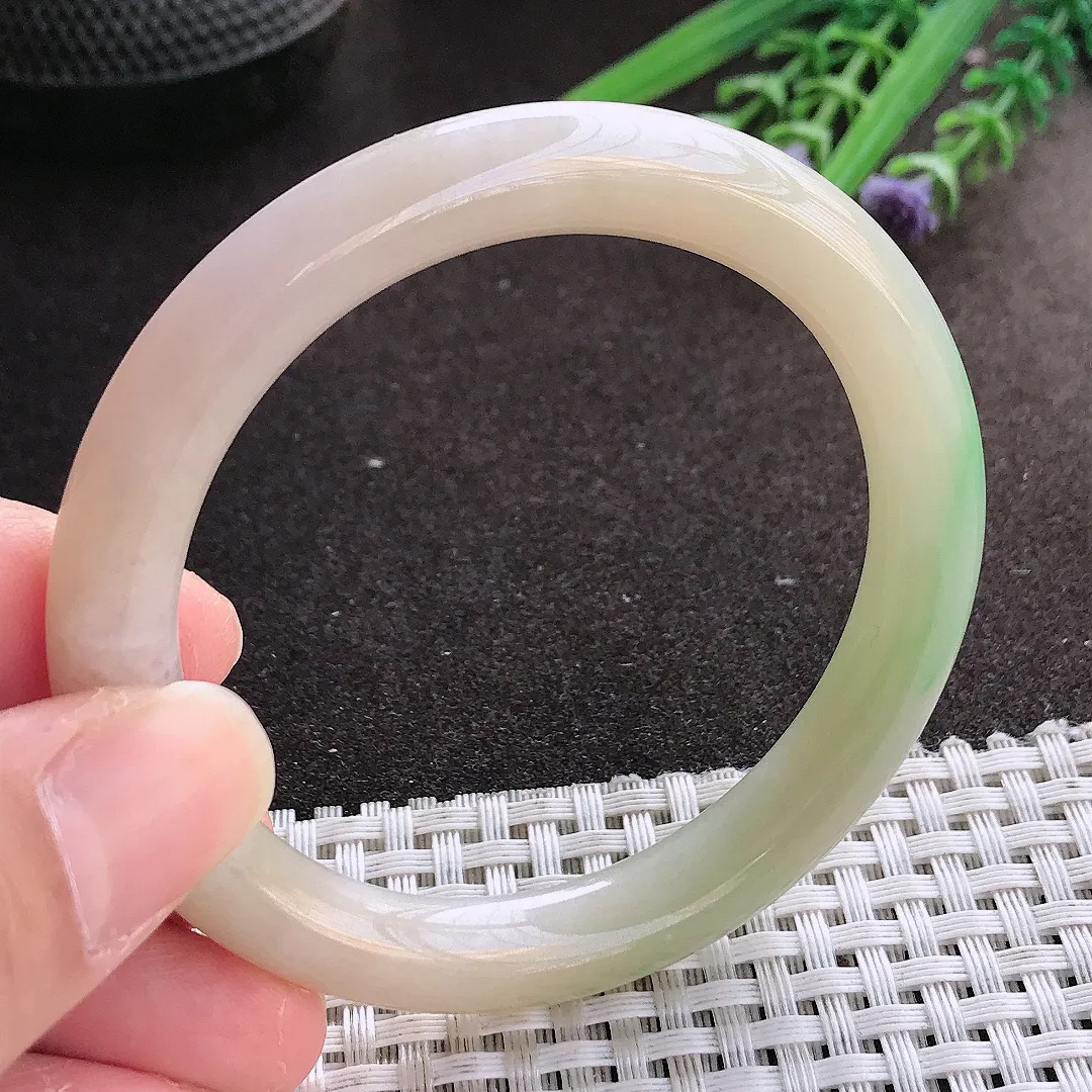 实拍翡翠A货53/9.3/9老坑冰胶水灵特色黄加绿圆条手镯翡翠玉镯女款百搭