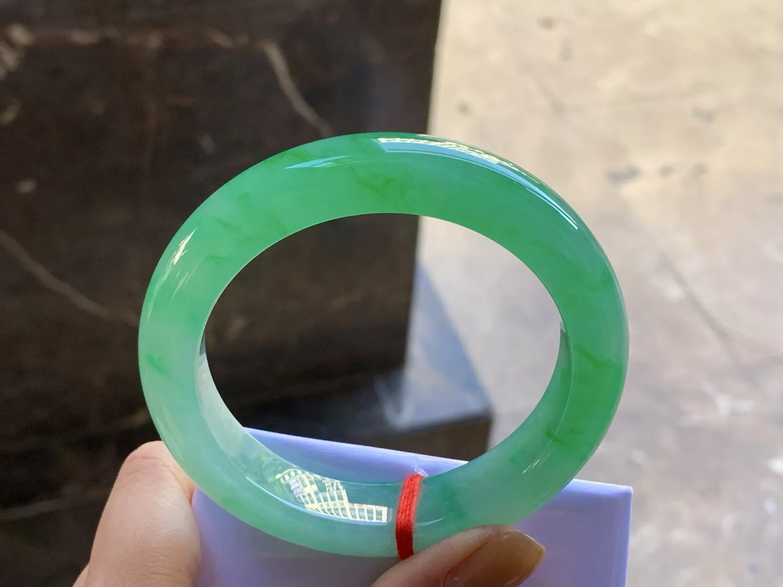 57.5-13.5-10

糯冰飘阳绿手镯^_^
种好水润