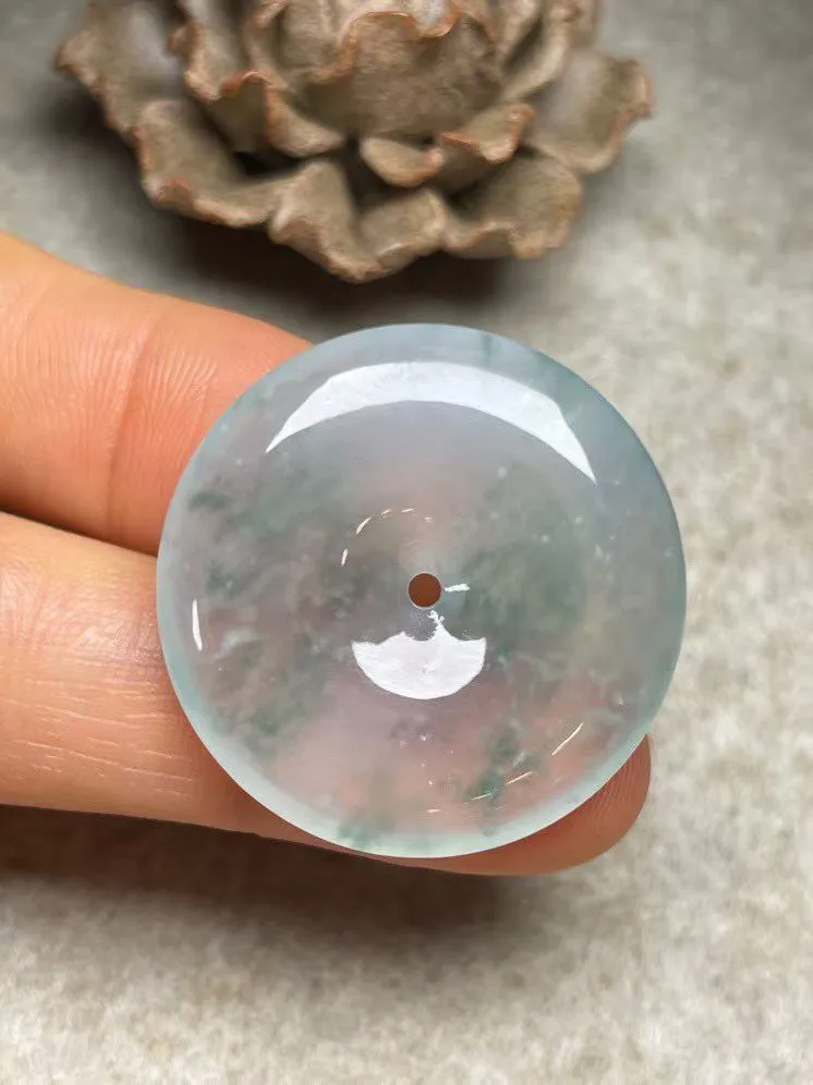 冰种飘花【平安扣】吊坠，种水好，玉质细腻 ，卖相好.