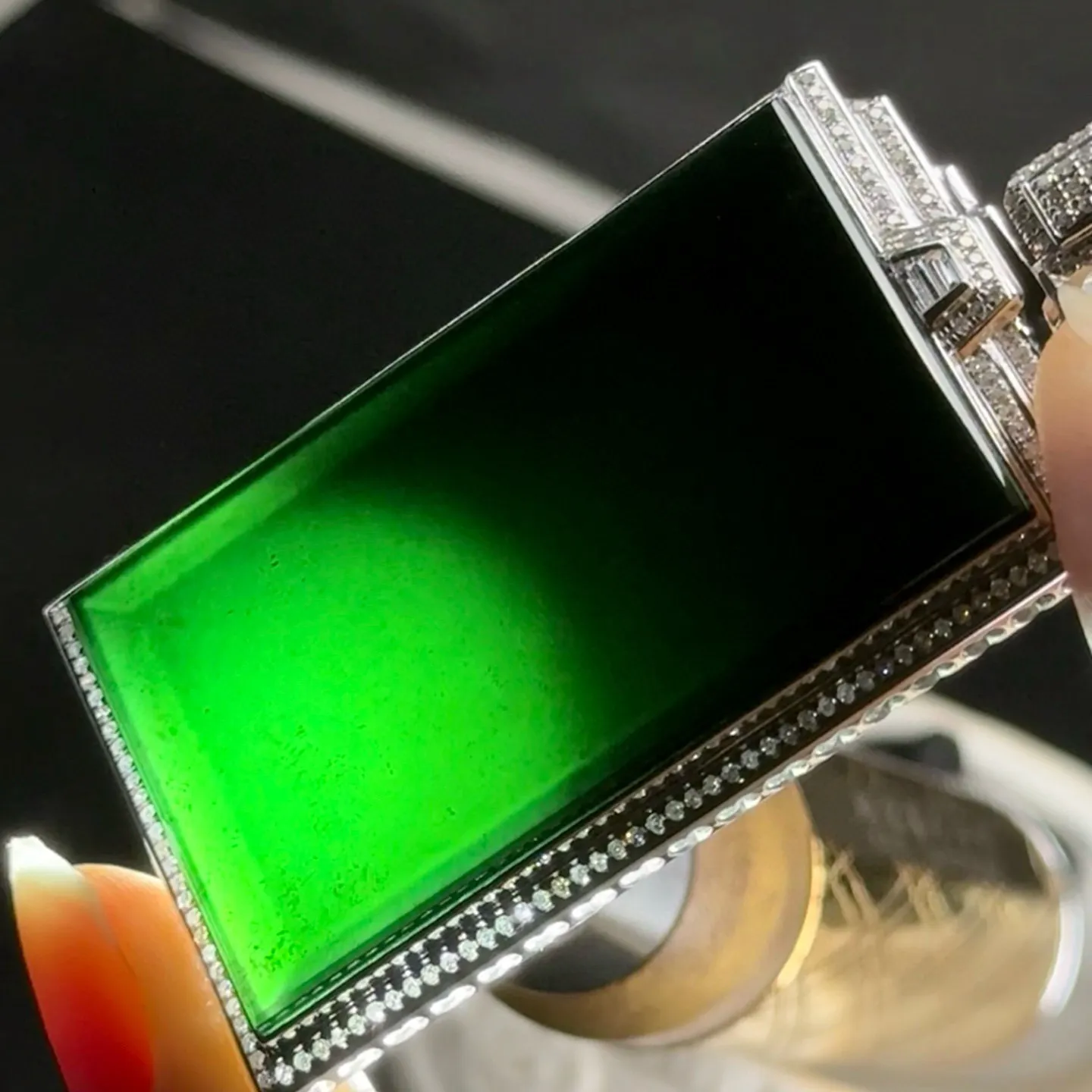 精品墨翠无事牌 种好色正 黑度极好 打灯通透 油性十足  尺寸61.7