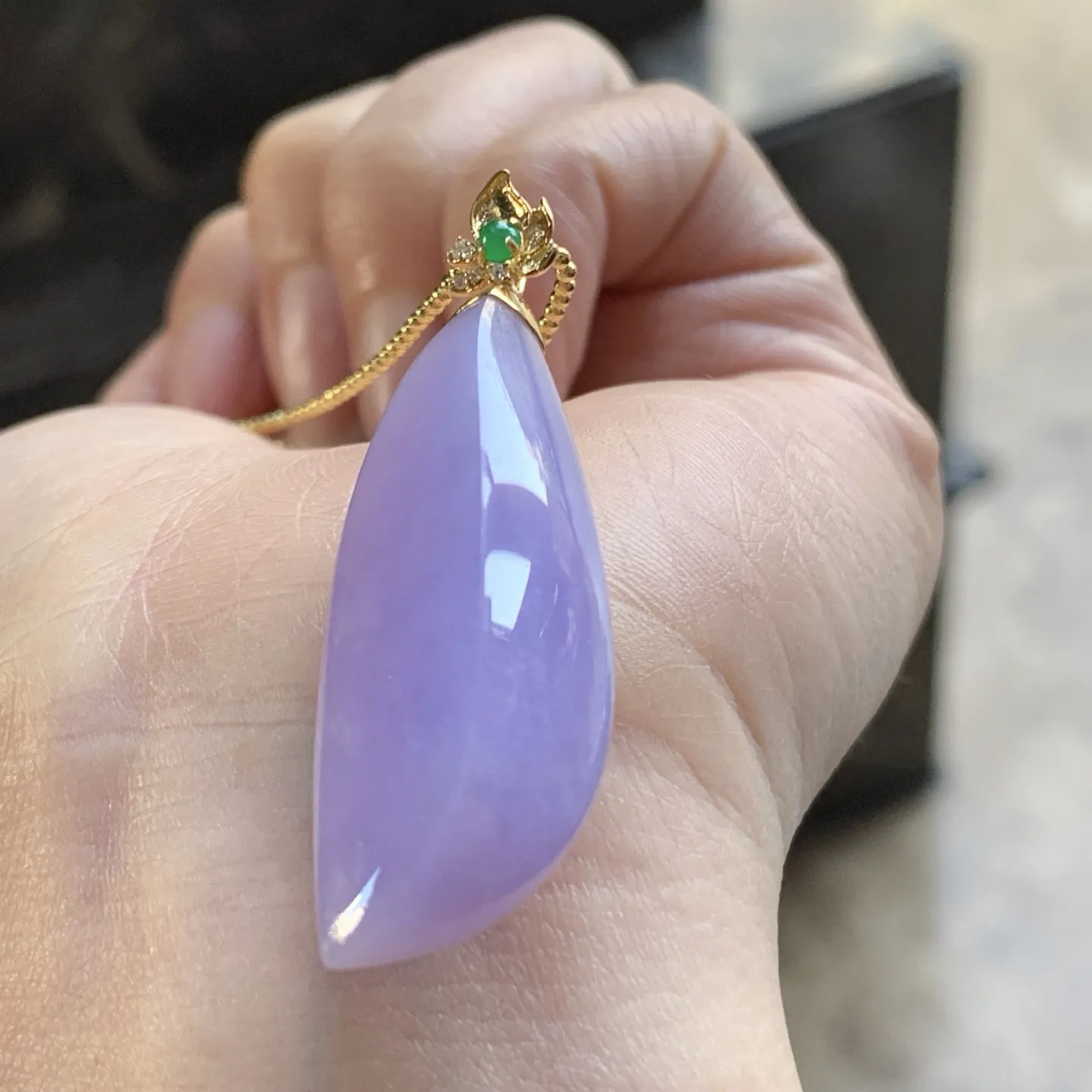 紫罗兰随形吊坠  颜色浓郁有特色