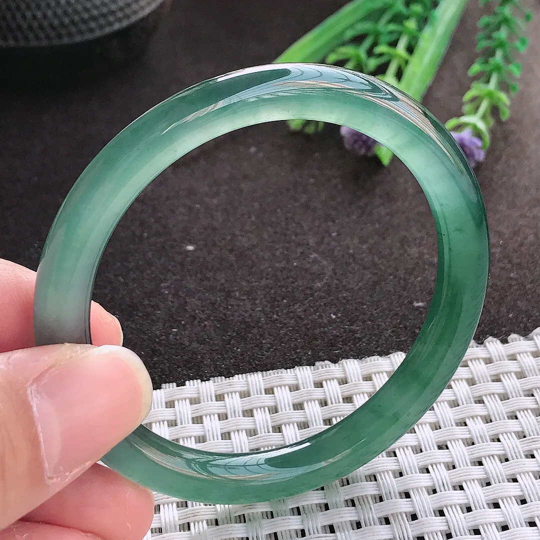 实拍翡翠A货51.5/7.2/7.5老坑冰透果冻胶冰晴满色蓝韵圆条手镯翡翠玉镯女款百搭