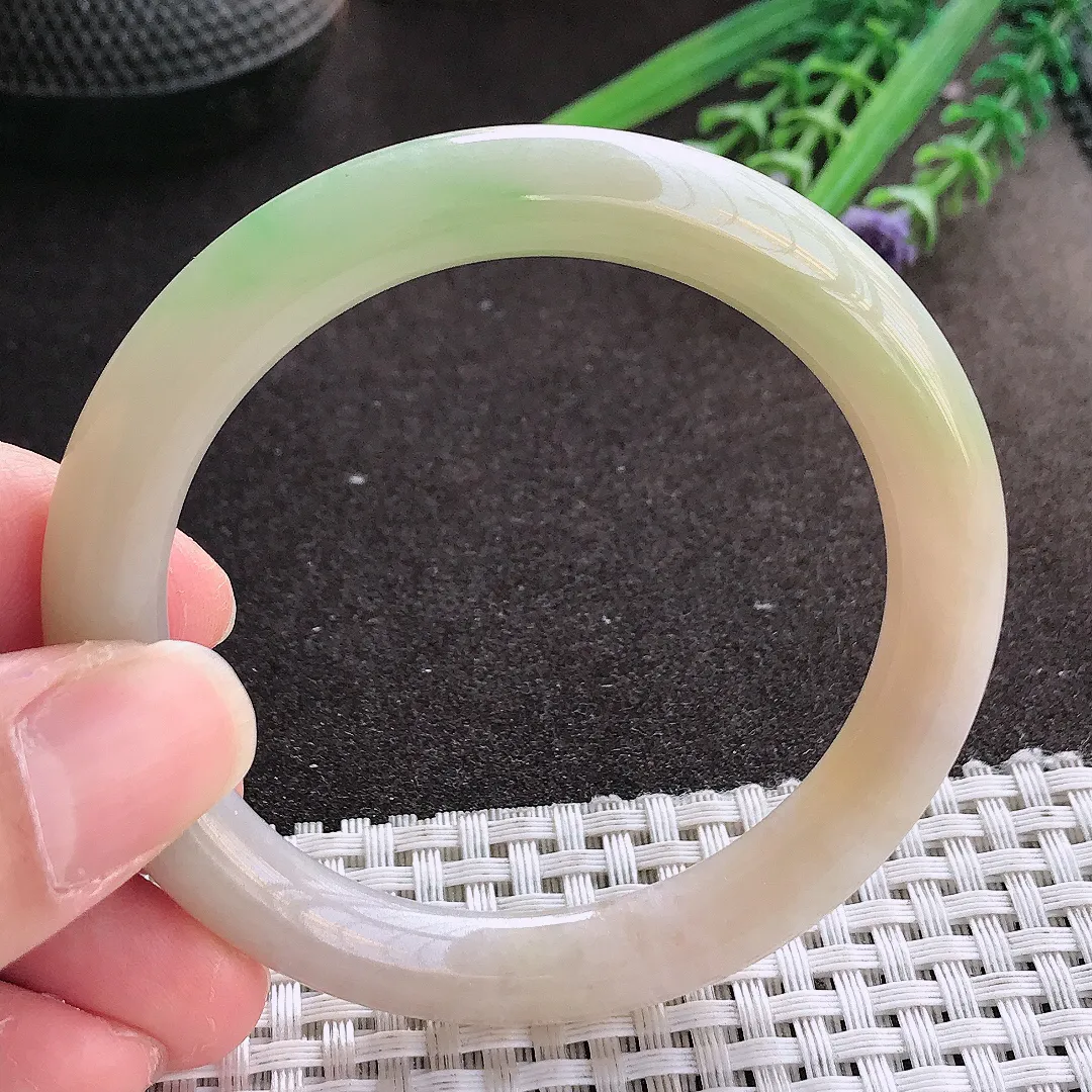实拍翡翠A货53/9.3/9老坑冰胶水灵特色黄加绿圆条手镯翡翠玉镯女款百搭