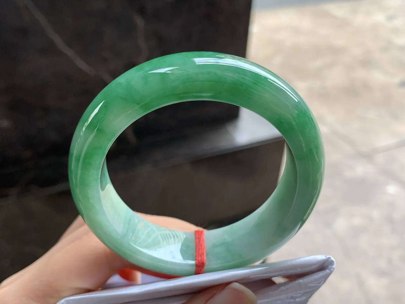 53-15.7-9.2

浓绿色宽版手镯^_^颜色浓郁 鲜艳