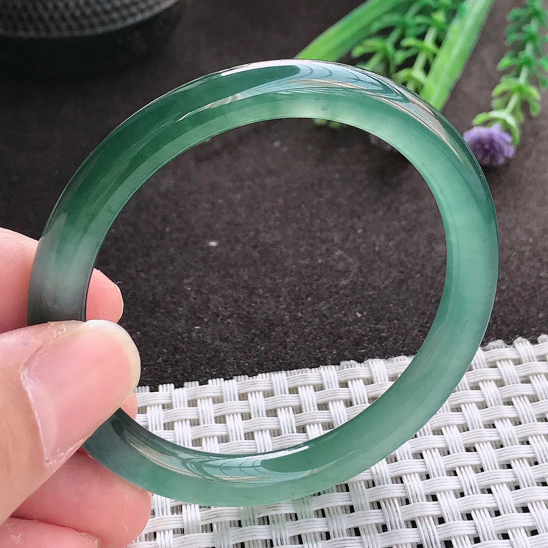 实拍翡翠A货51.5/7.2/7.5老坑冰透果冻胶冰晴满色蓝韵圆条手镯翡翠玉镯女款百搭
