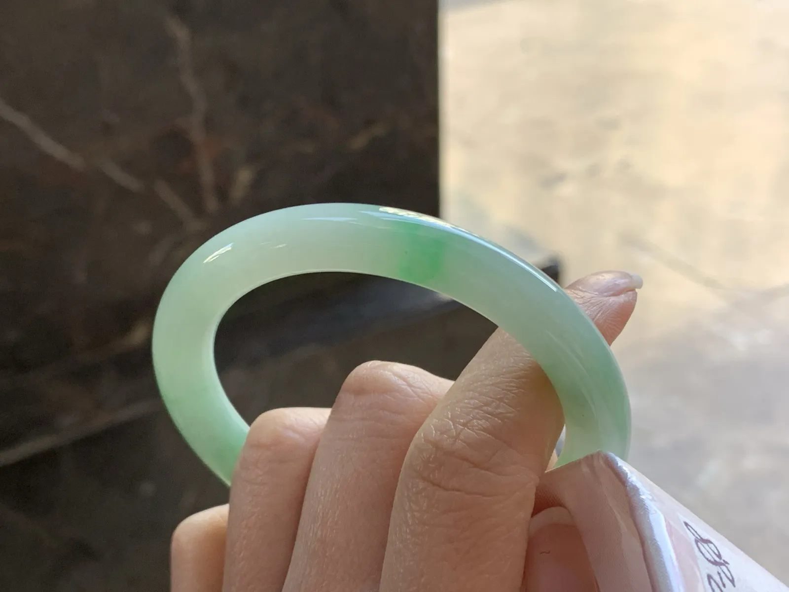 52-8.8

带色圆条手镯^_^细腻 清新