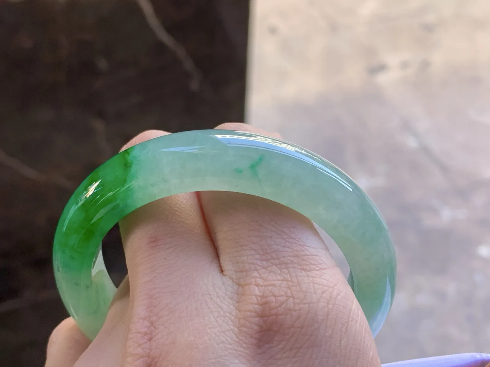 55.5-12.3-9.5

糯冰带色手镯^_^ 颜色漂亮水润