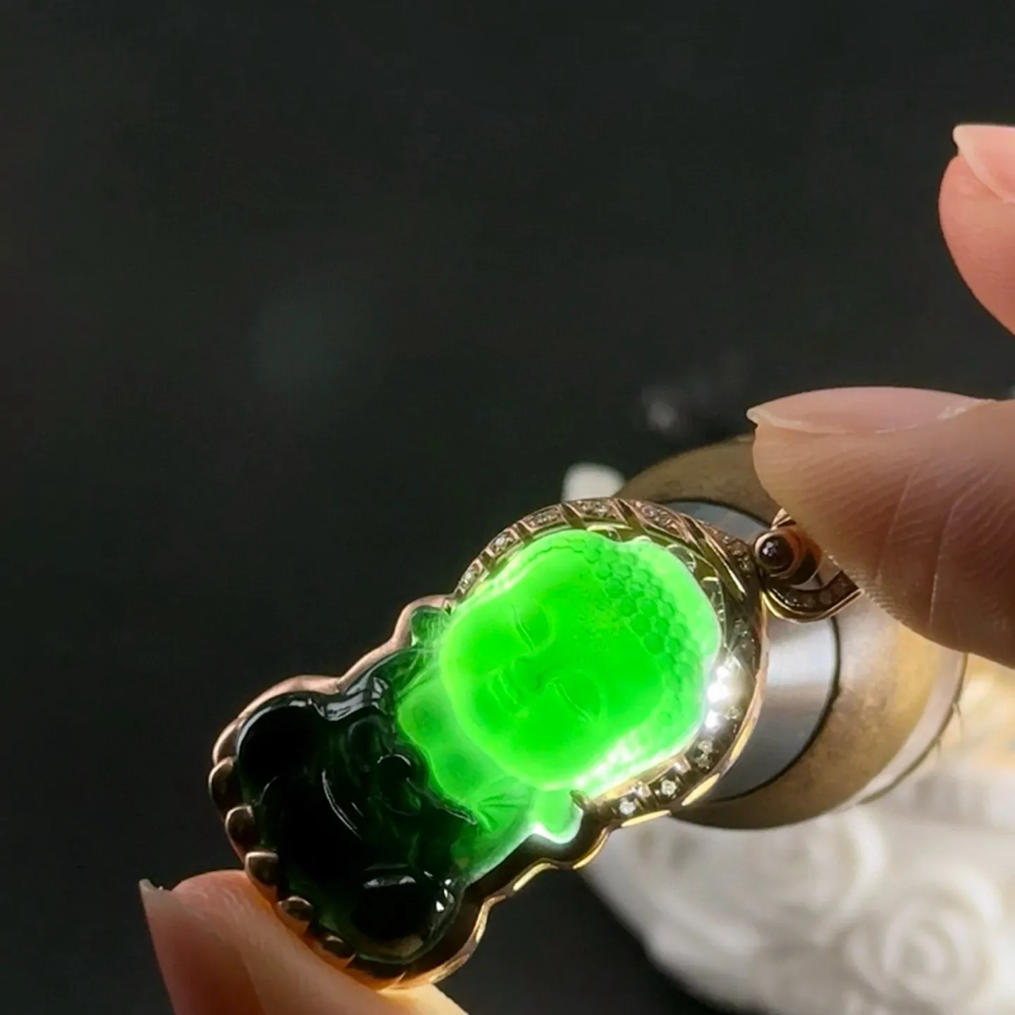 精品18k墨翠宝宝佛吊坠 种好色正 黑度极好 打灯通透 油性十足 尺寸35.9