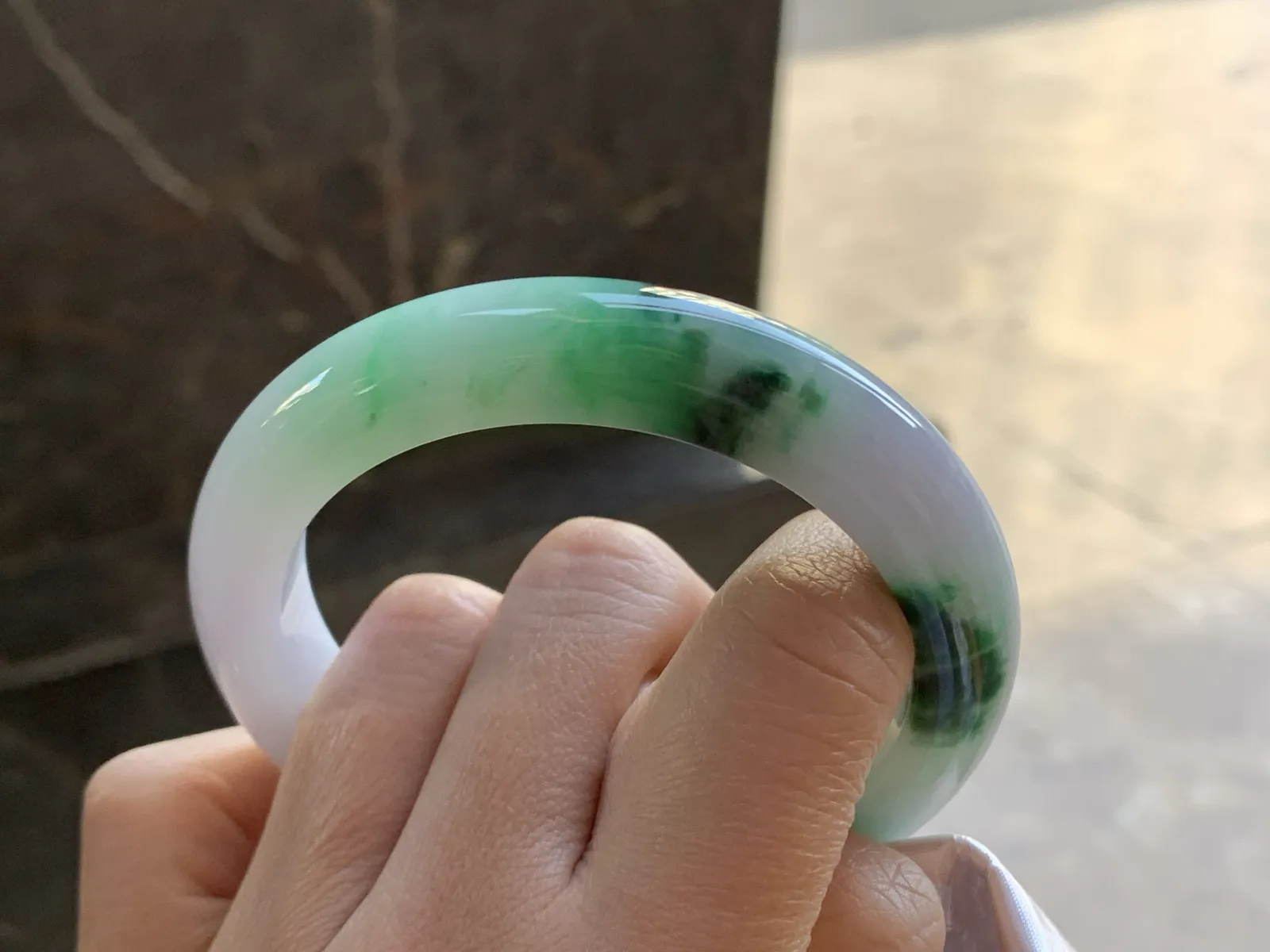 55-12-9.2

绿色手镯^_^淡春彩 玉质细腻 鲜艳