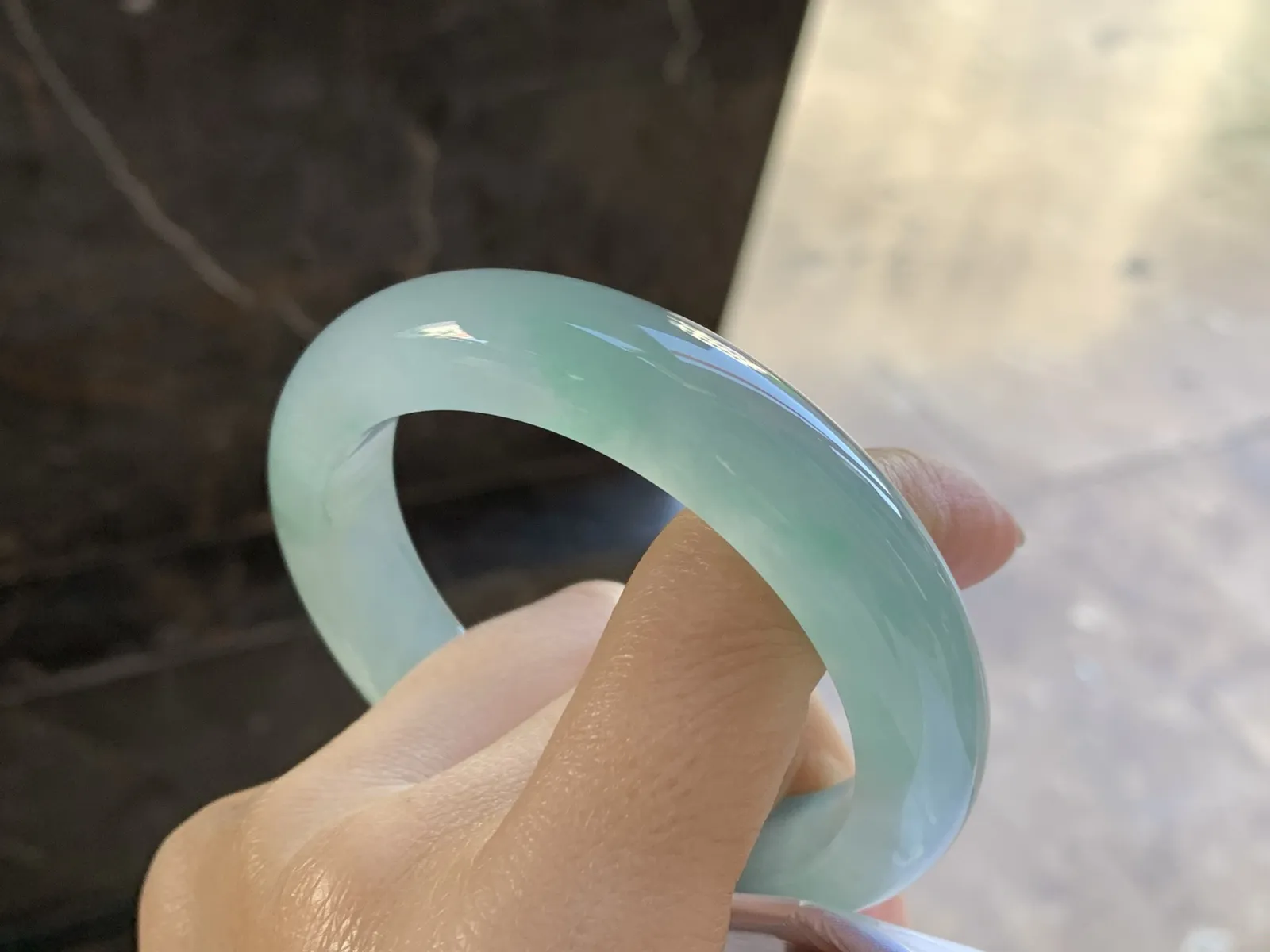 56-12.8-9.3

冰种手镯^_^金丝绿 种老肉细 实物漂亮