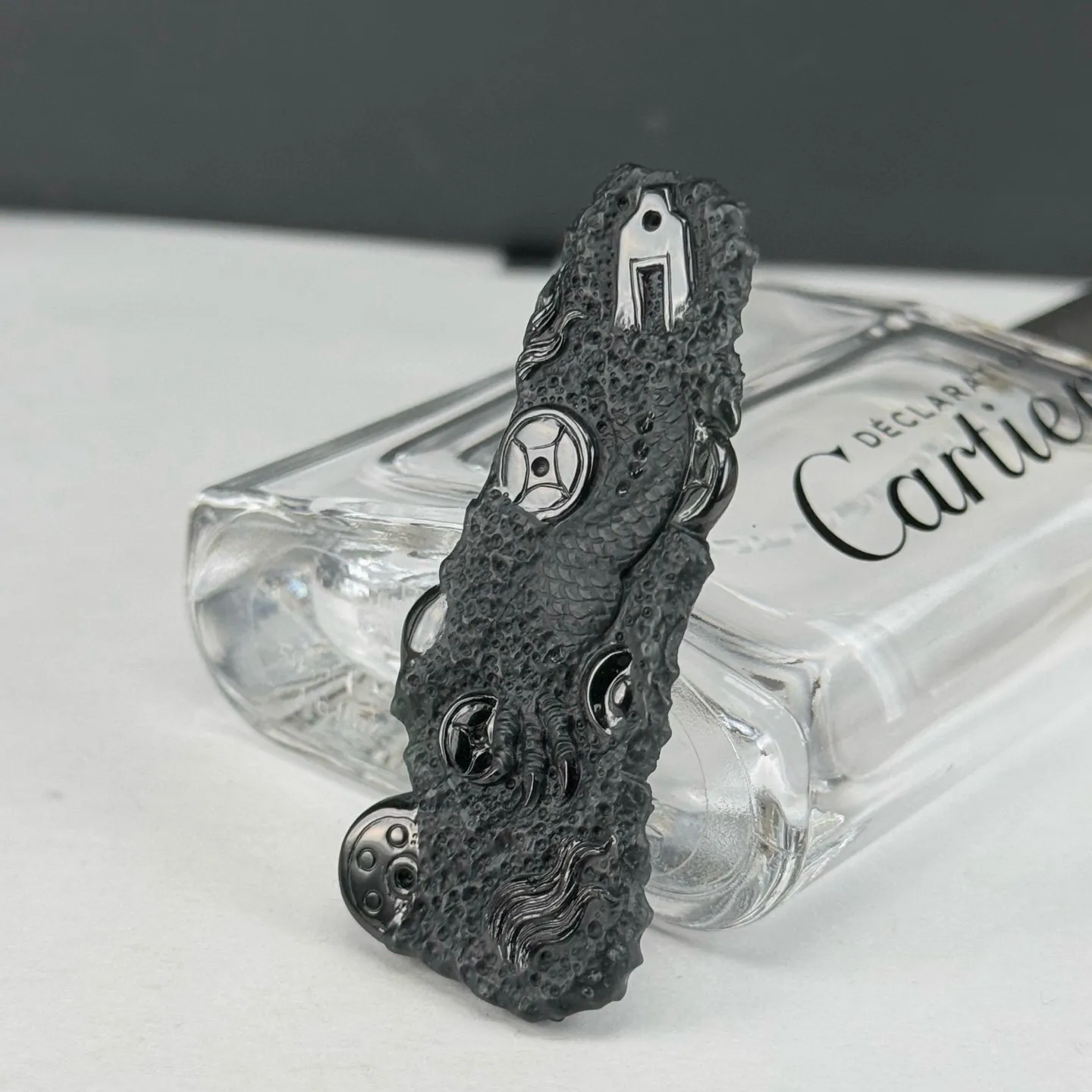 精品墨翠八破图 种好色正 黑度极好 打灯通透 尺寸58.9