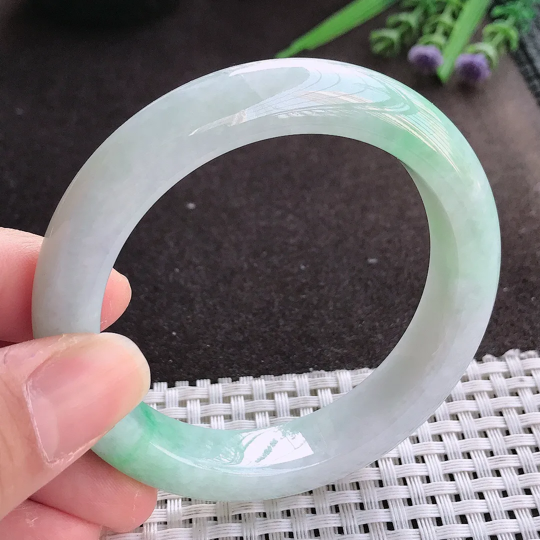 实拍翡翠A货55.5/12.5/9.3老坑秀气精美飘绿手镯宽边翡翠玉镯女款百搭