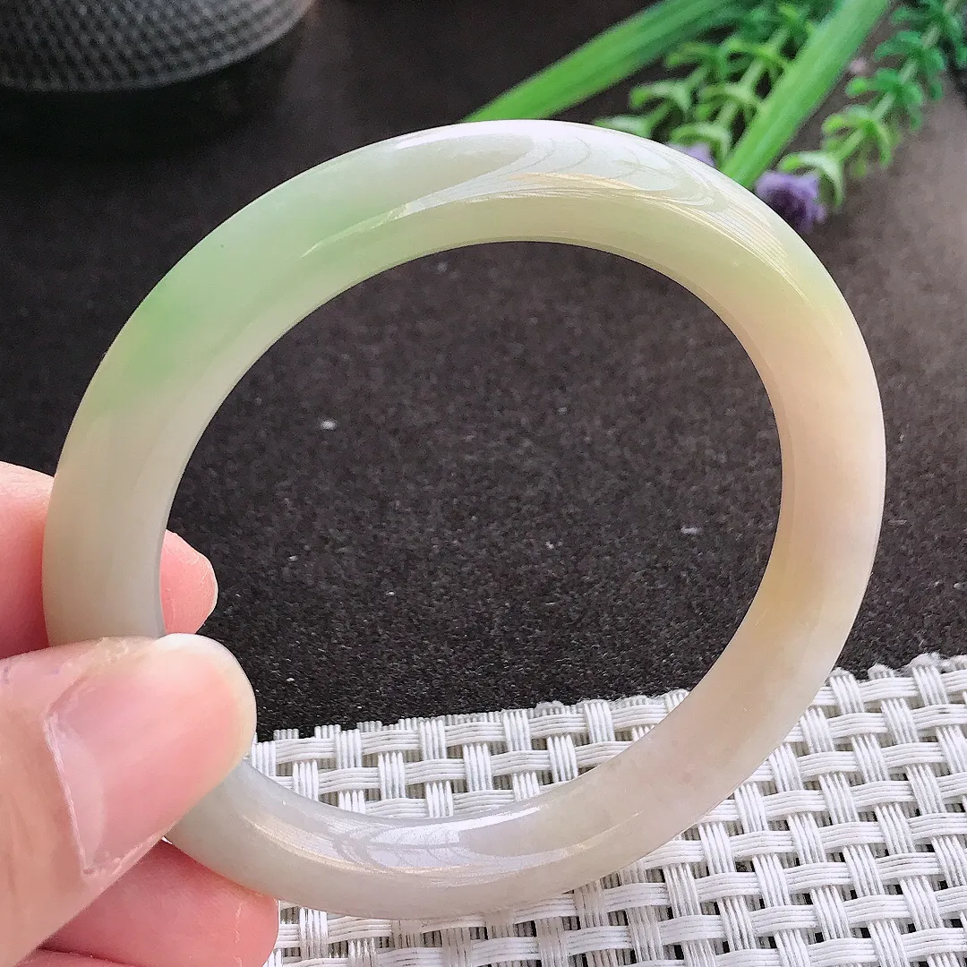 实拍翡翠A货53/9.3/9老坑冰胶水灵特色黄加绿圆条手镯翡翠玉镯女款百搭