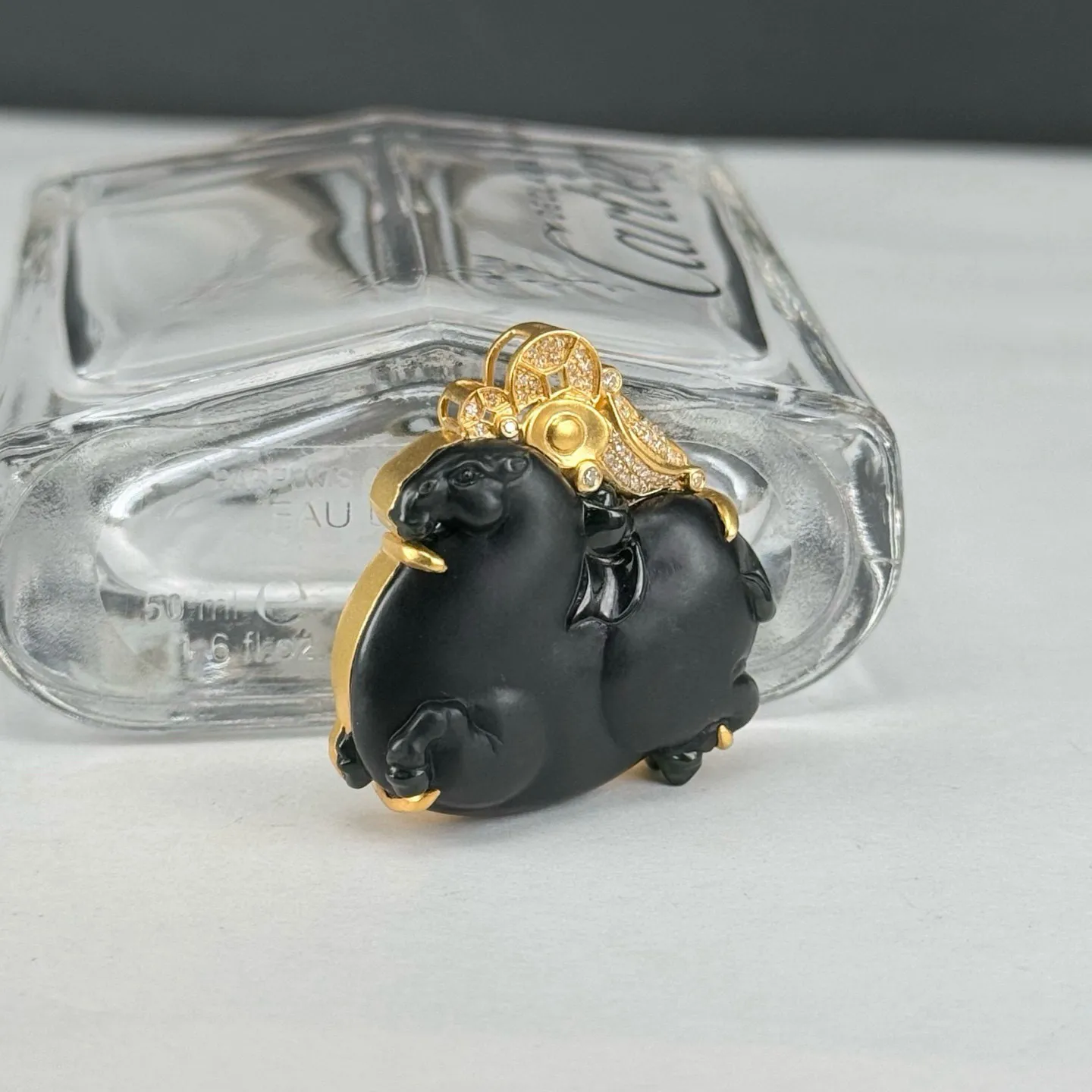 精品18k墨翠马上有钱 种好色正 黑度极好 打灯通透 油性十足 尺寸30.2