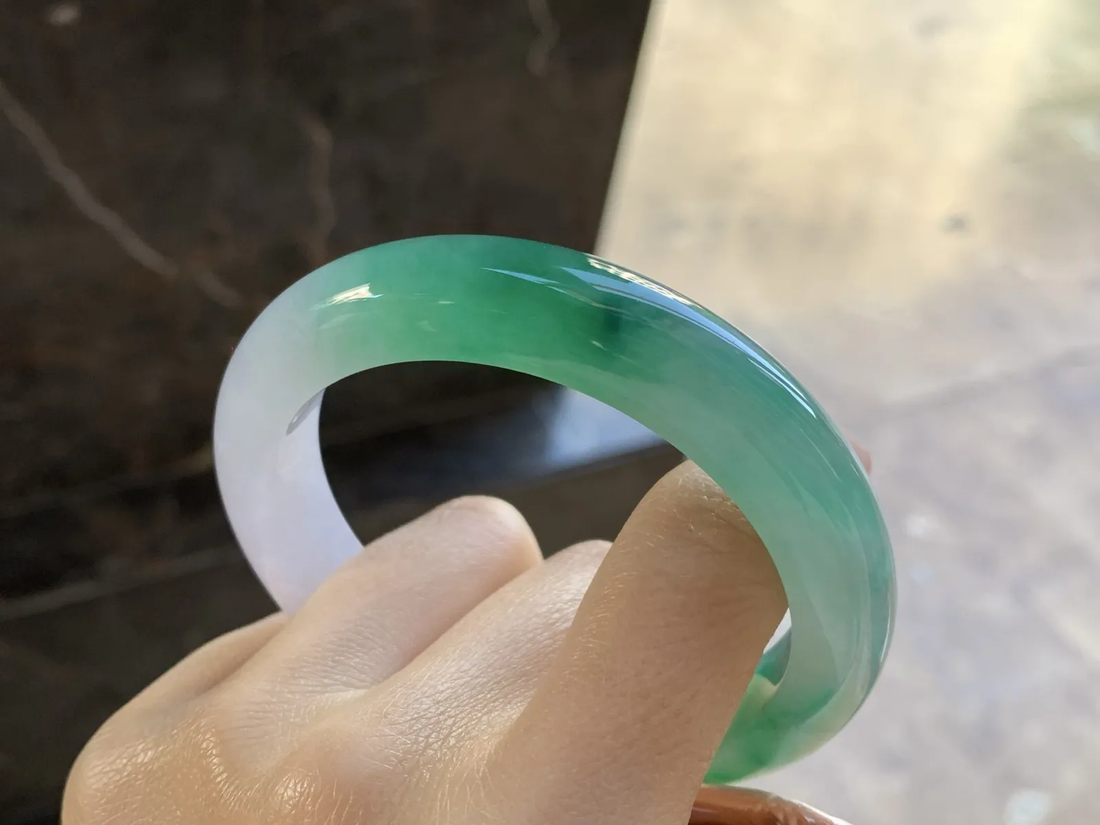 58-12.2-9.5

阳绿色手镯^_^有种有色 上手漂亮