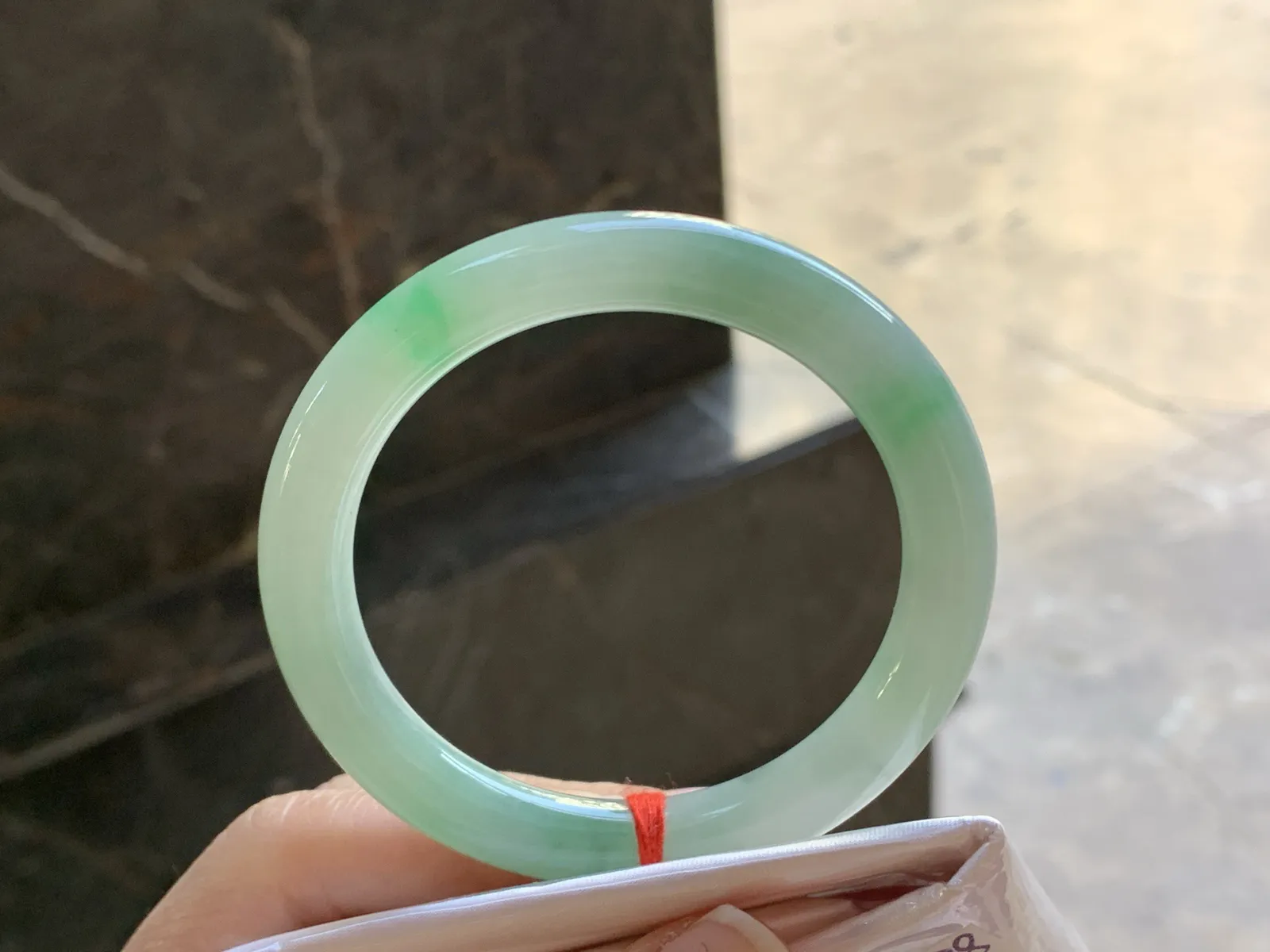 52-8.8

带色圆条手镯^_^细腻 清新