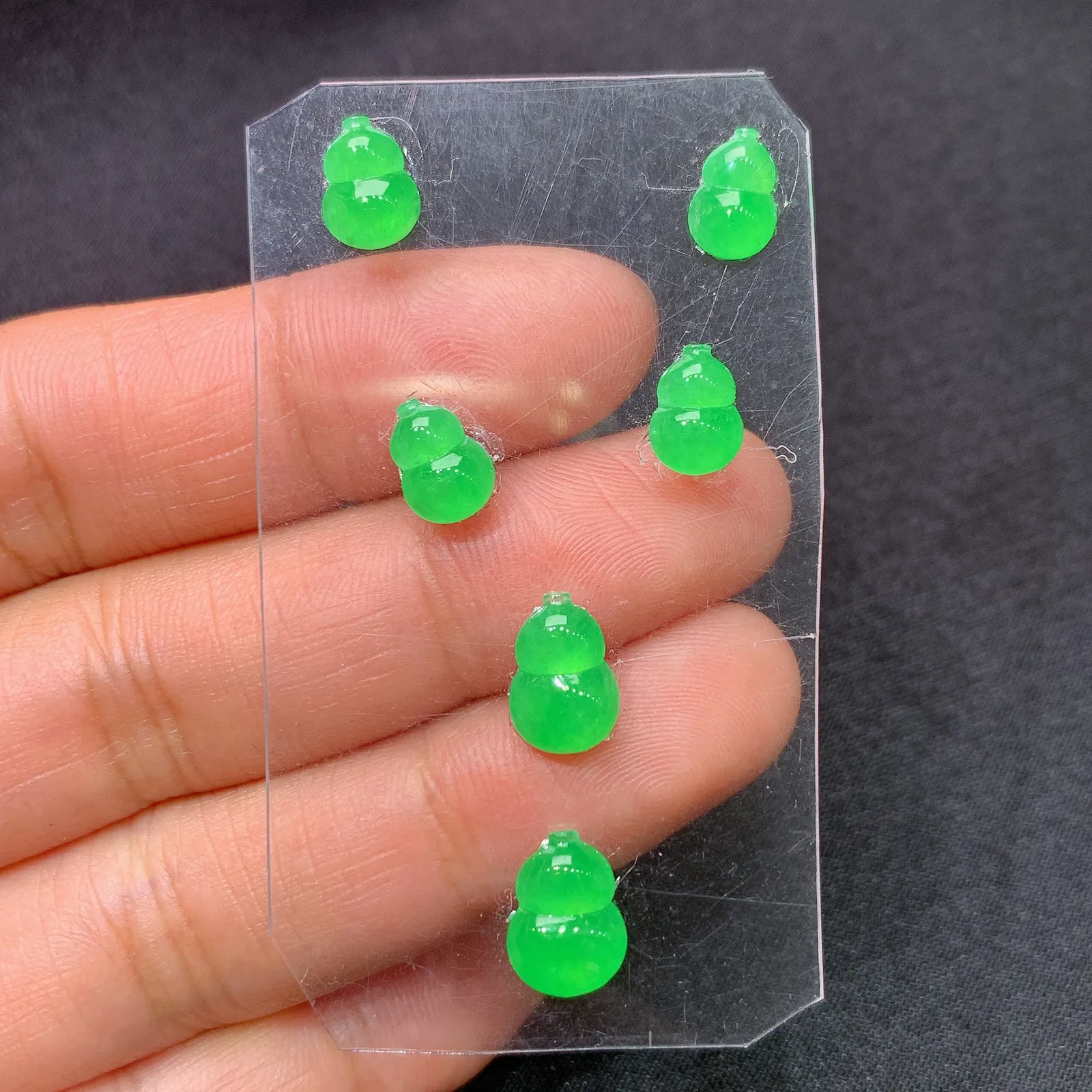 冰阳绿葫芦一手，镶嵌佳品，冰润色阳，种水足，Zj 尺寸9*6.3*2.7