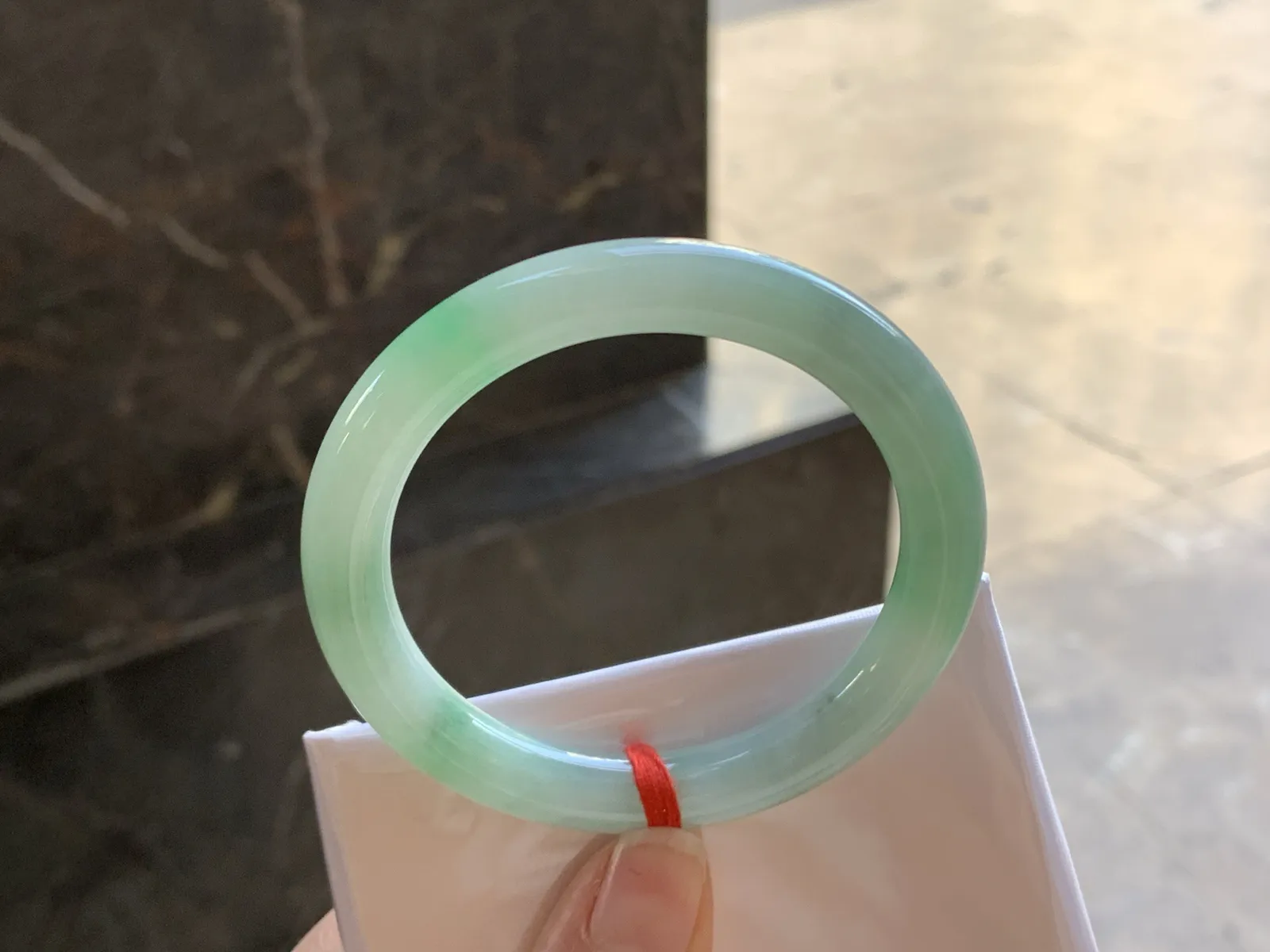 52-8.8

带色圆条手镯^_^细腻 清新