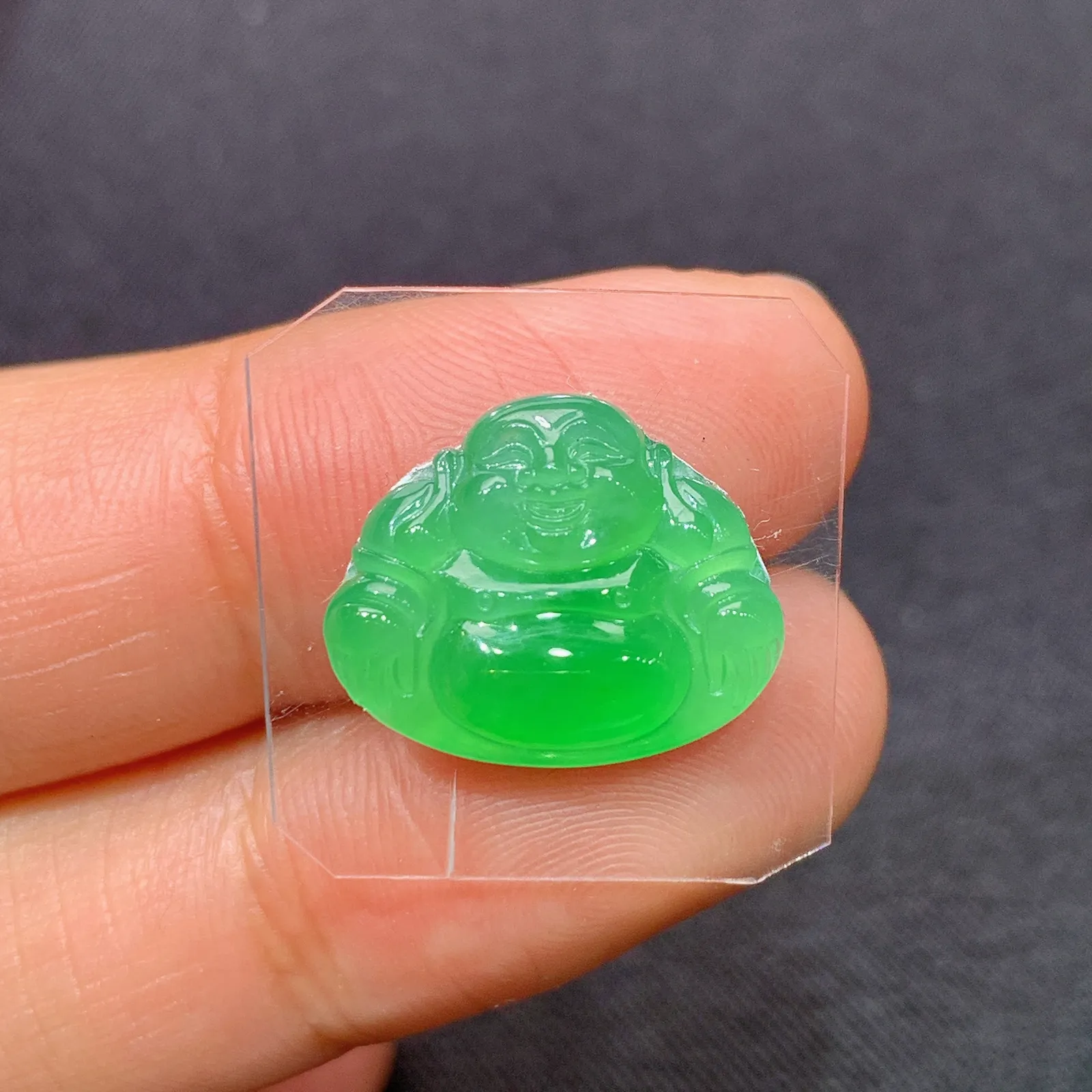 甜阳绿笑佛，镶嵌佳品，冰润色阳，种水足，Zj 尺寸12.7*15.6*4.2