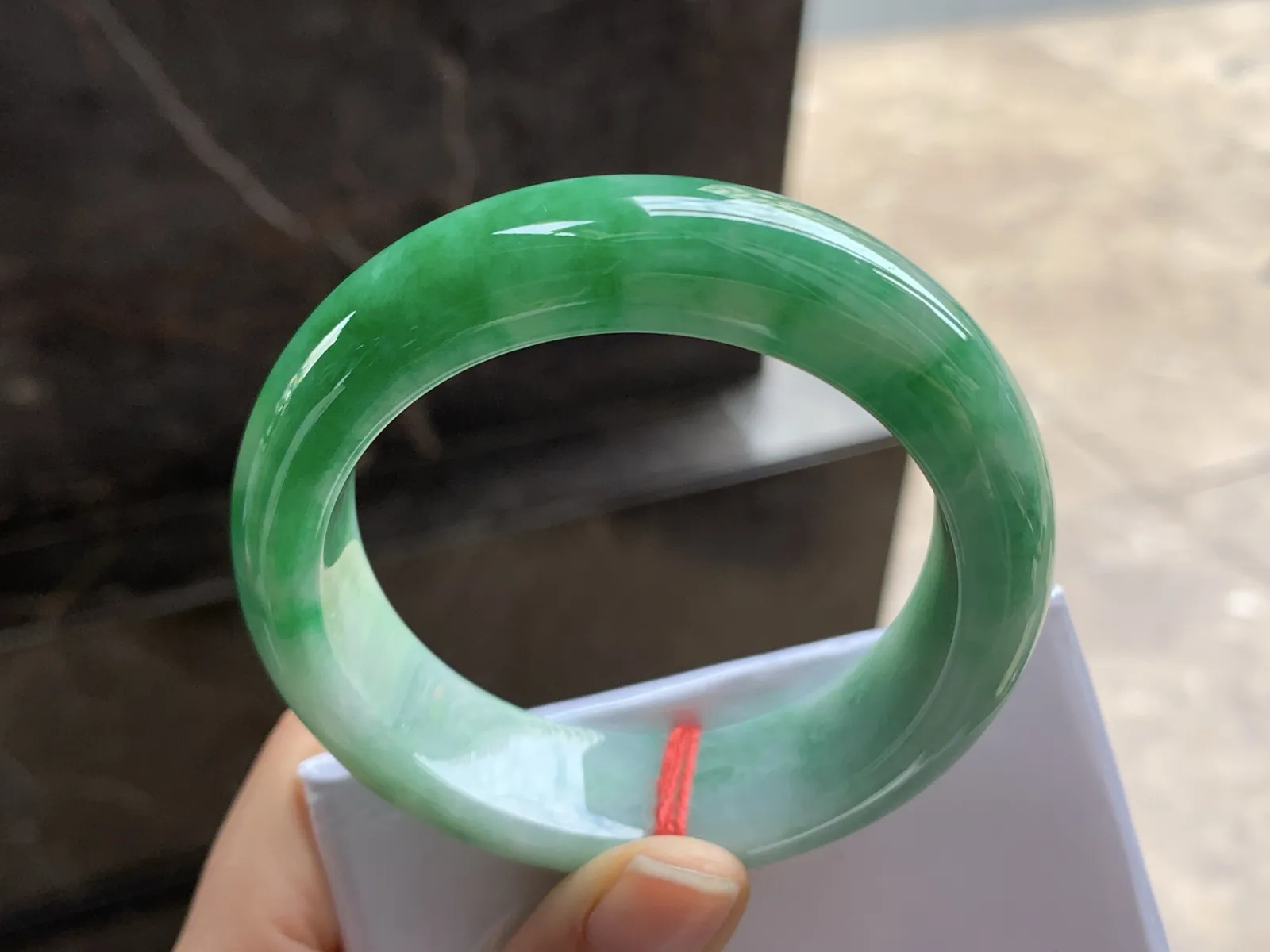 53-15.7-9.2

浓绿色宽版手镯^_^颜色浓郁 鲜艳