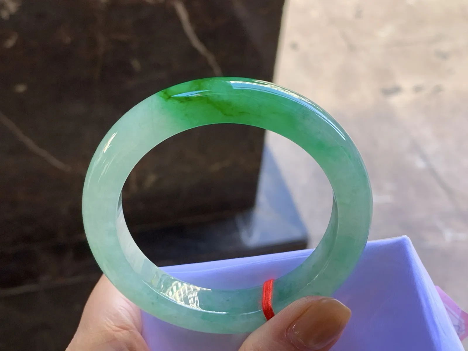 55.5-12.3-9.5

糯冰带色手镯^_^ 颜色漂亮水润