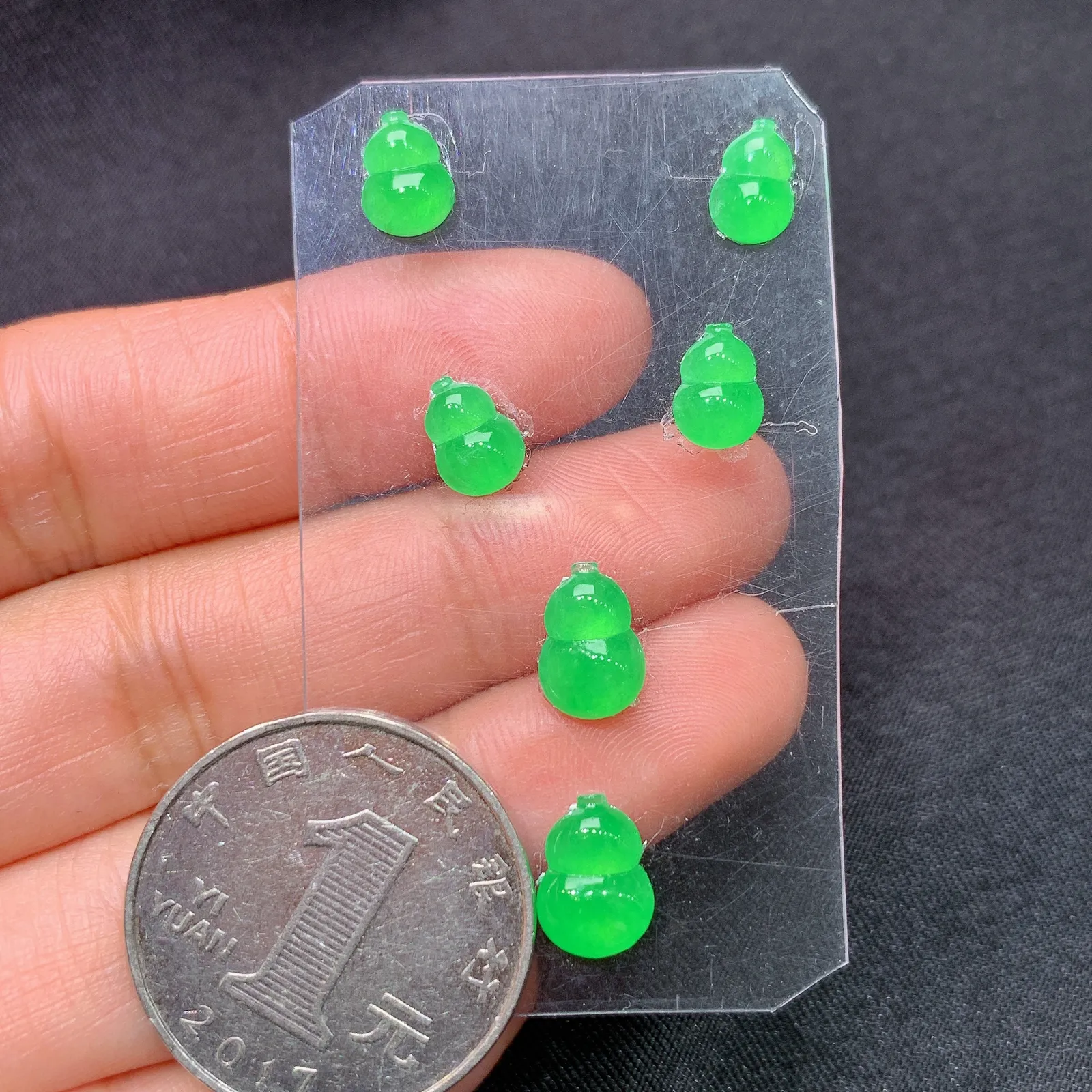 冰阳绿葫芦一手，镶嵌佳品，冰润色阳，种水足，Zj 尺寸9*6.3*2.7