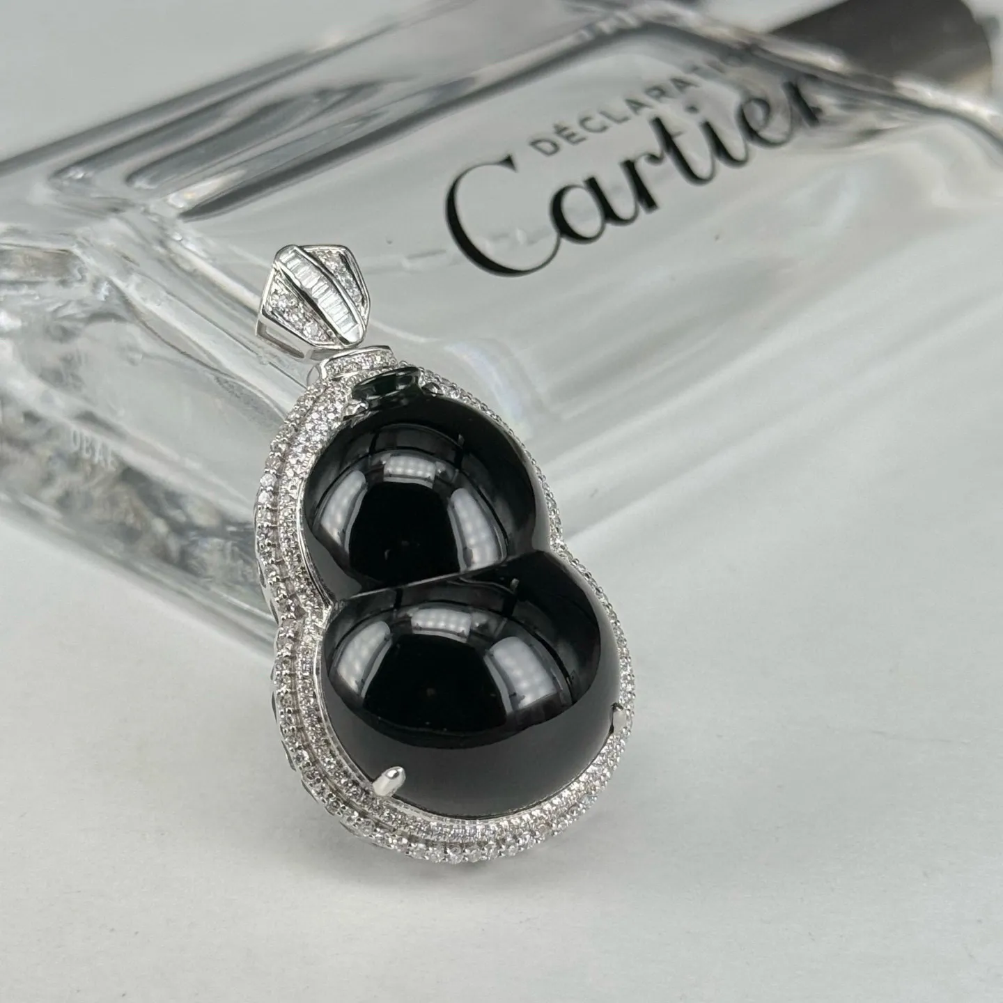 精品18k墨翠葫芦吊坠 种好色正 黑度极好 打灯通透 油性十足 尺寸41.9