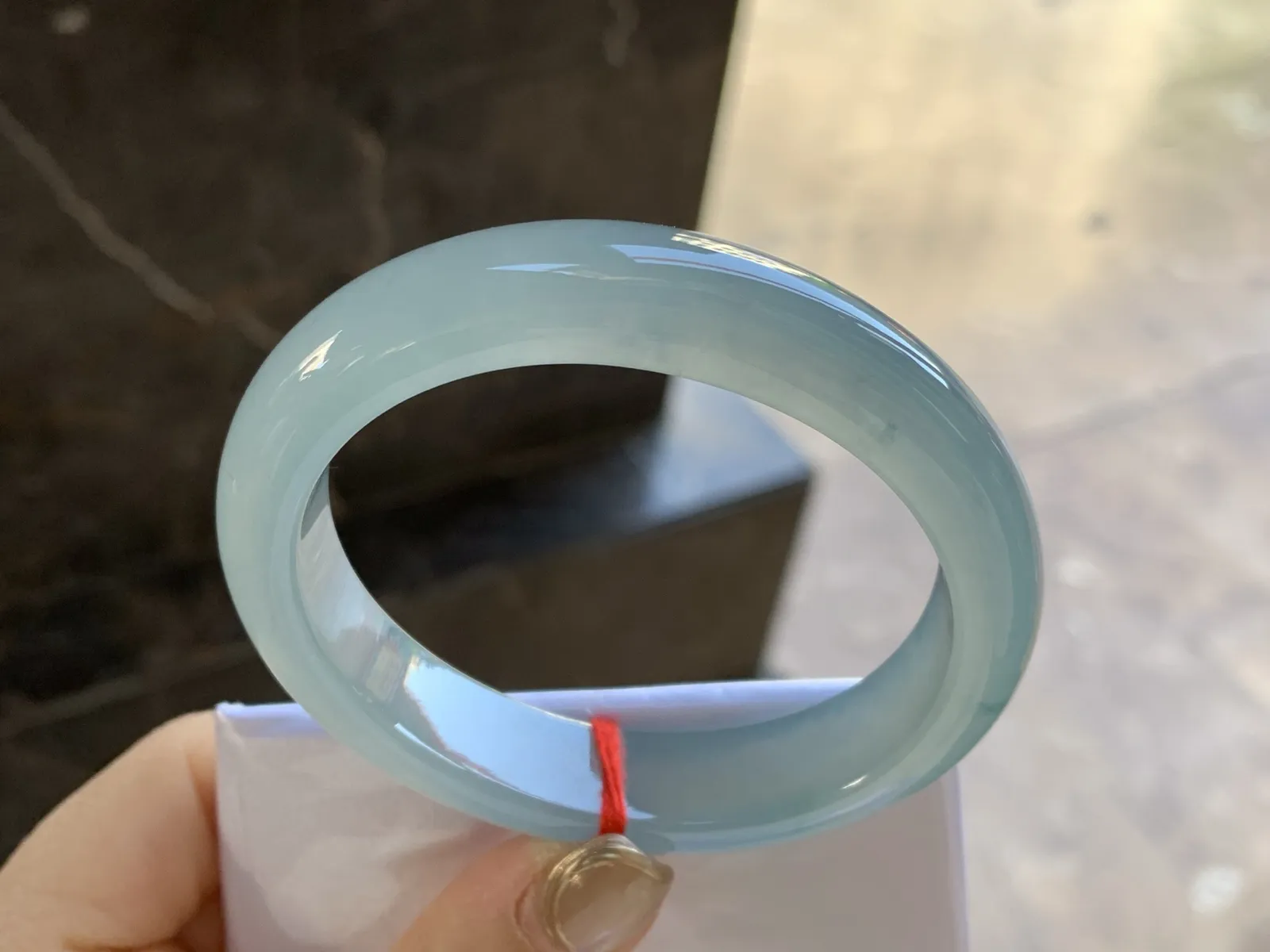 56-12.9-8.3

冰种贵妃镯^_^冰味十足 正圈53 54可以戴