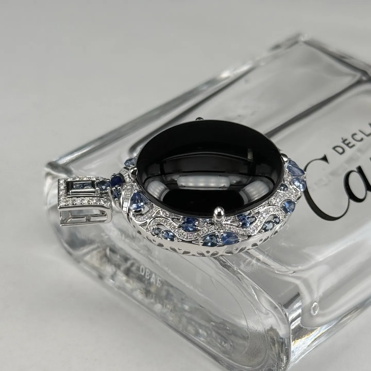 精品豪镶墨翠蛋面吊坠 种好色正 黑度极好 打灯通透 油性十足 尺寸42