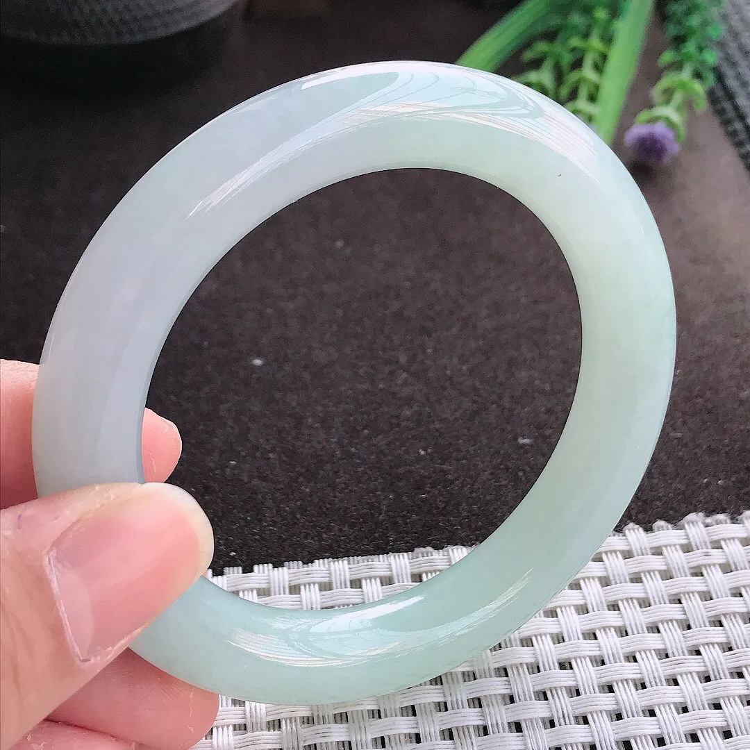 实拍翡翠A货55.5/10.8/11老坑冰纯起胶冰晴底胖圆条手镯翡翠玉镯女款百搭