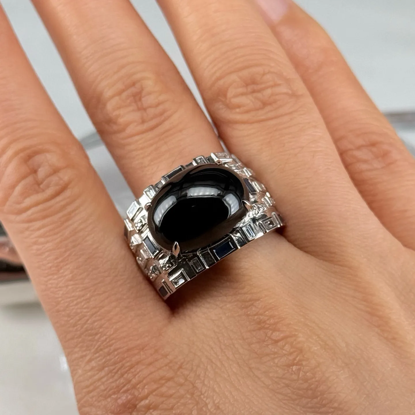 精品豪镶墨翠蛋面男戒 种好色正 黑度极好 打灯通透 油性十足 尺寸16.2