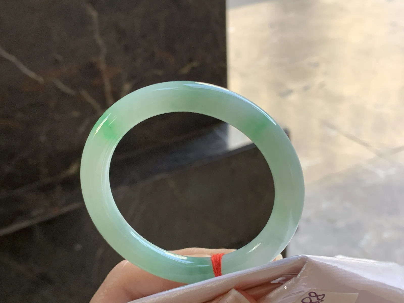 52-8.8

带色圆条手镯^_^细腻 清新