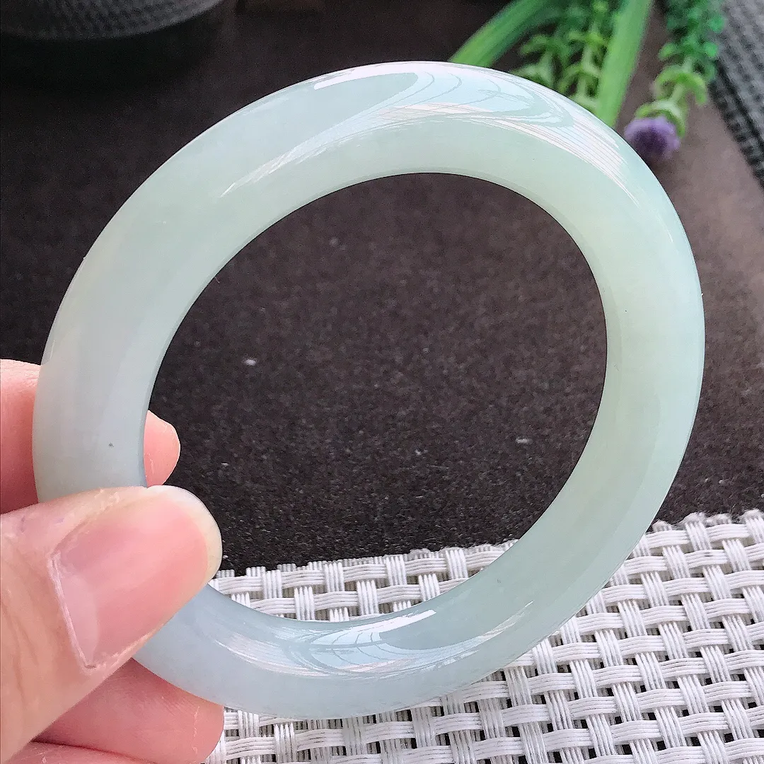 实拍翡翠A货55.5/10.8/11老坑冰纯起胶冰晴底胖圆条手镯翡翠玉镯女款百搭