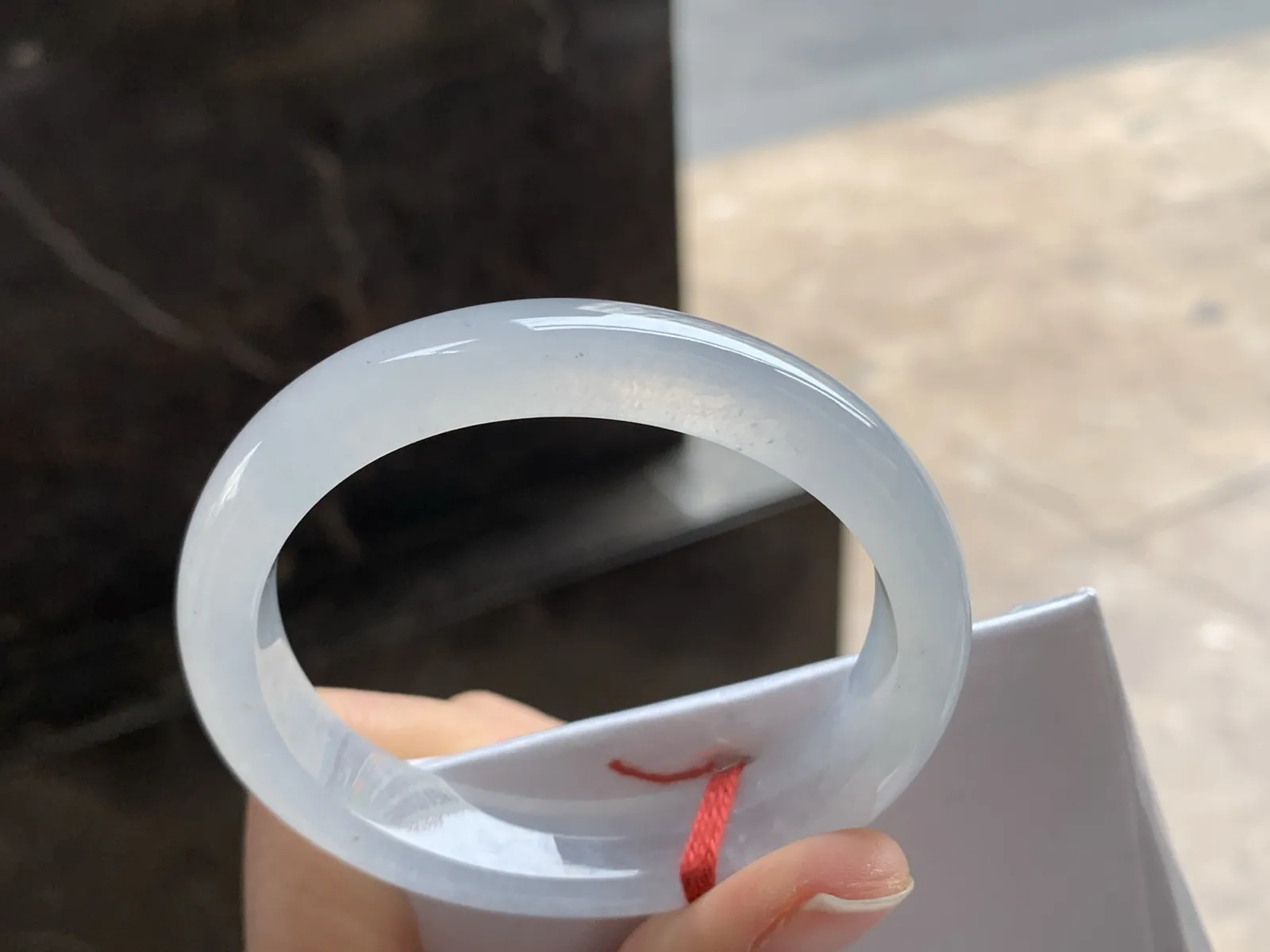 53-11.5-6.9

冰种贵妃手镯^_^冰透 正圈51可以带