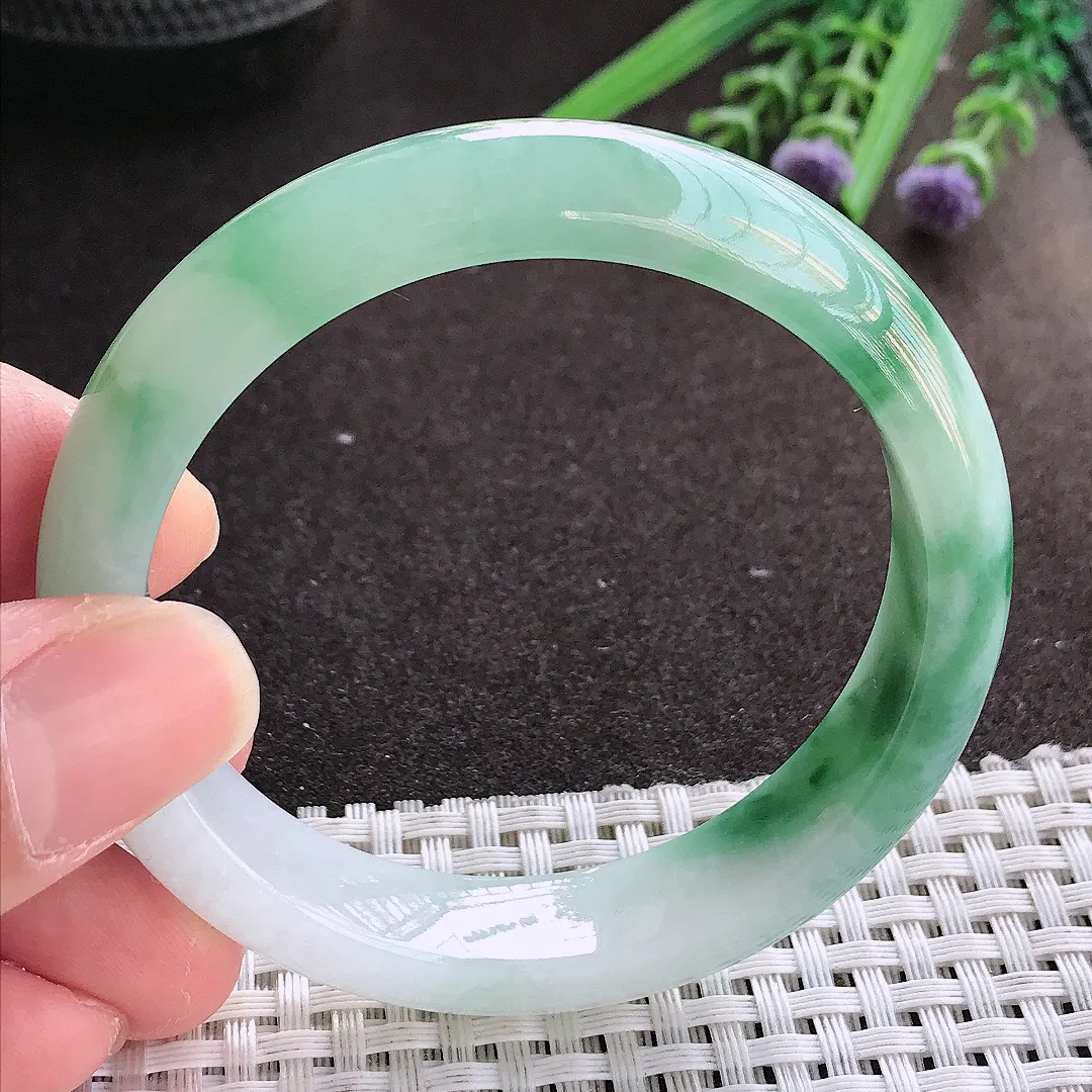 实拍翡翠A货54/12.2/7.8老坑冰润飘绿手镯宽边翡翠玉镯女款百搭