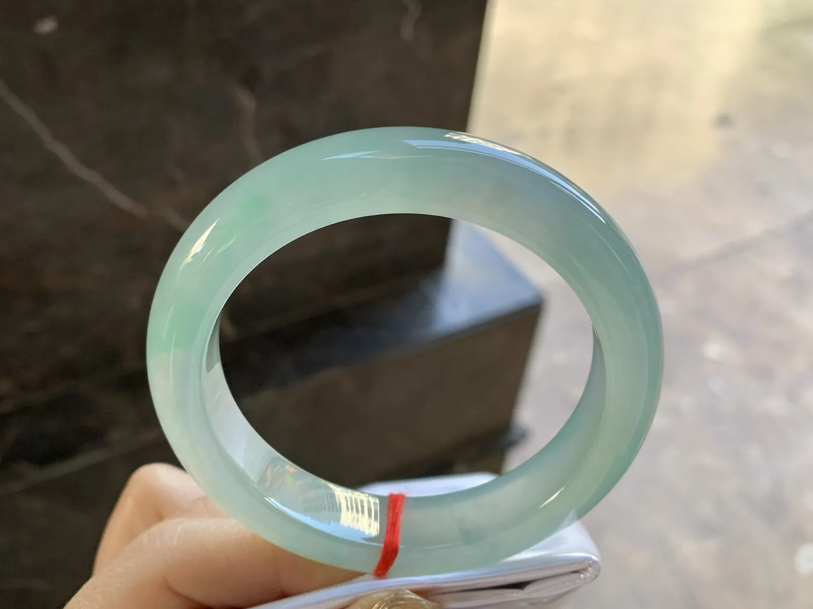 56-12.8-9.3

冰种手镯^_^金丝绿 种老肉细 实物漂亮