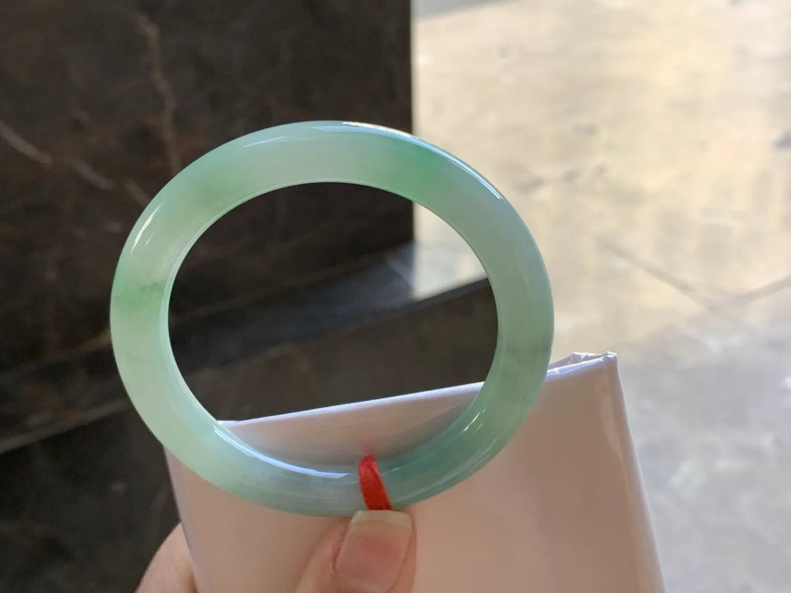 52-8.8

带色圆条手镯^_^细腻 清新