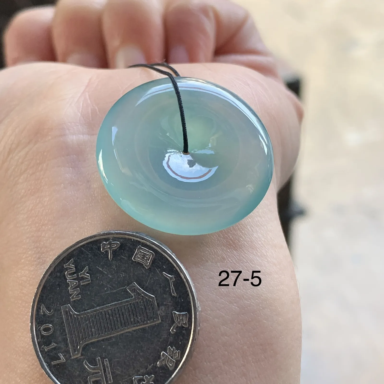 冰种蓝水平安扣
底色漂亮