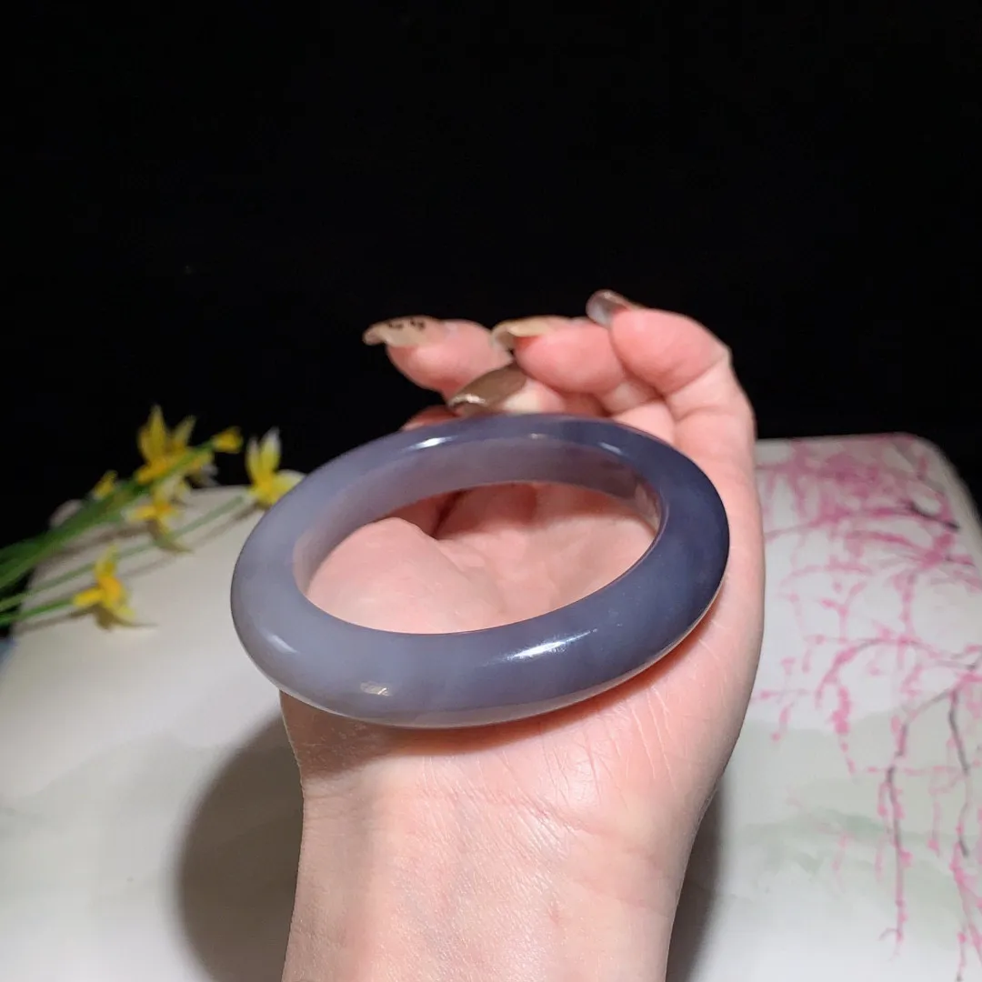 和田玉54.6圈口紫罗兰色手镯！玉质细腻油润 底色纯净 无裂无杂 脂粉好，品质好！