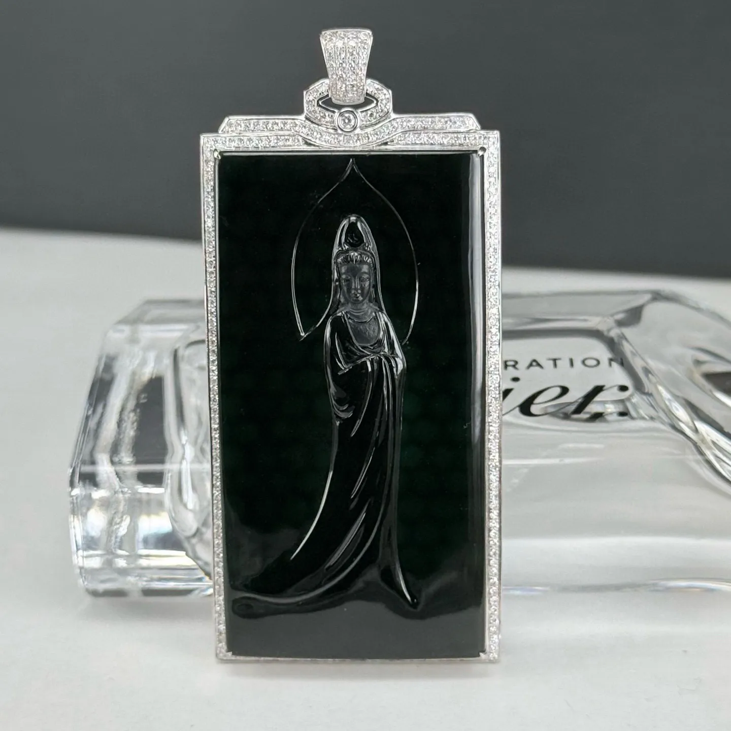 精品墨翠站观音 种好色正 黑度极好 打灯通透 油性十足  尺寸71.1